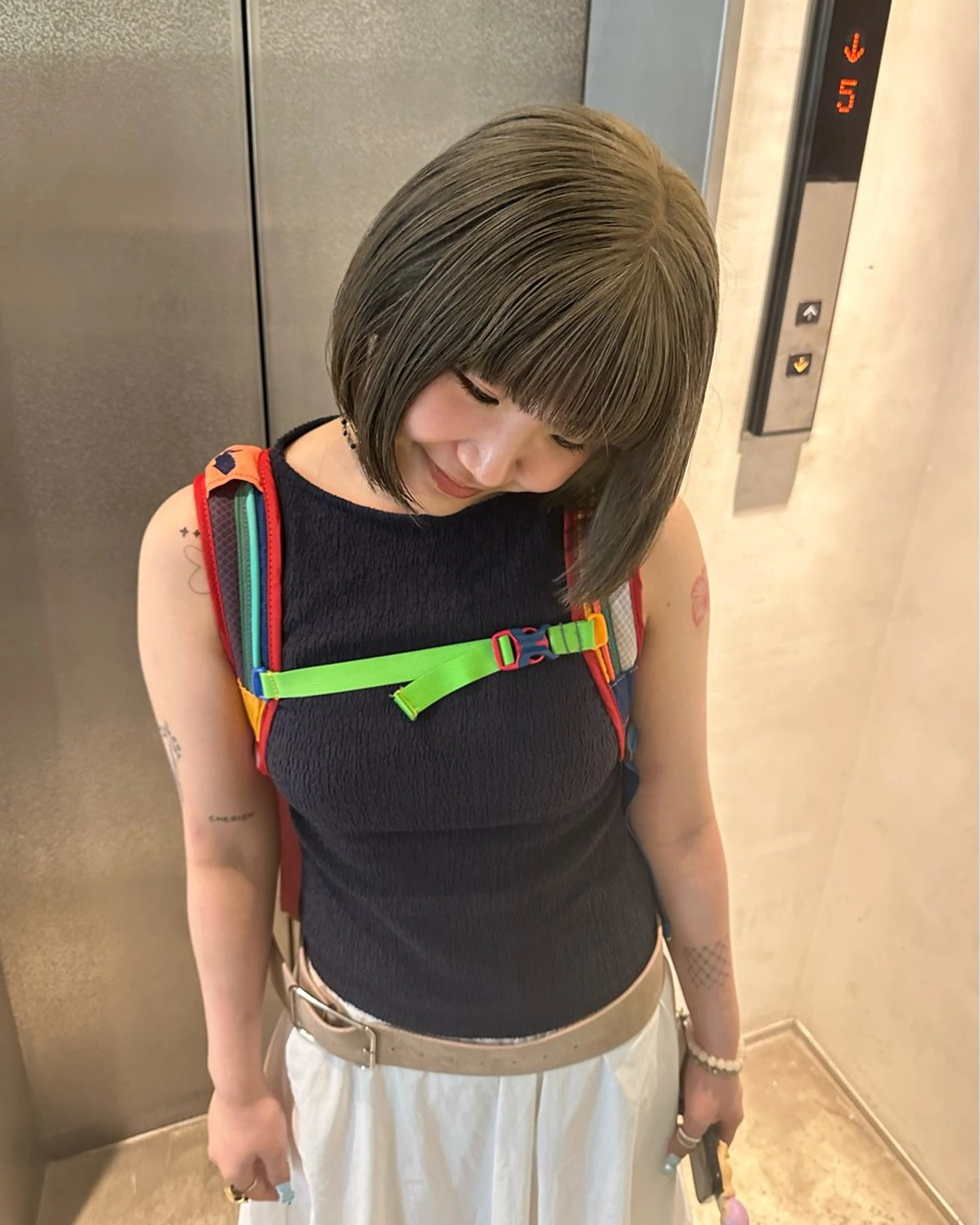 ショート カラー もりやま りりかのヘアスタイル