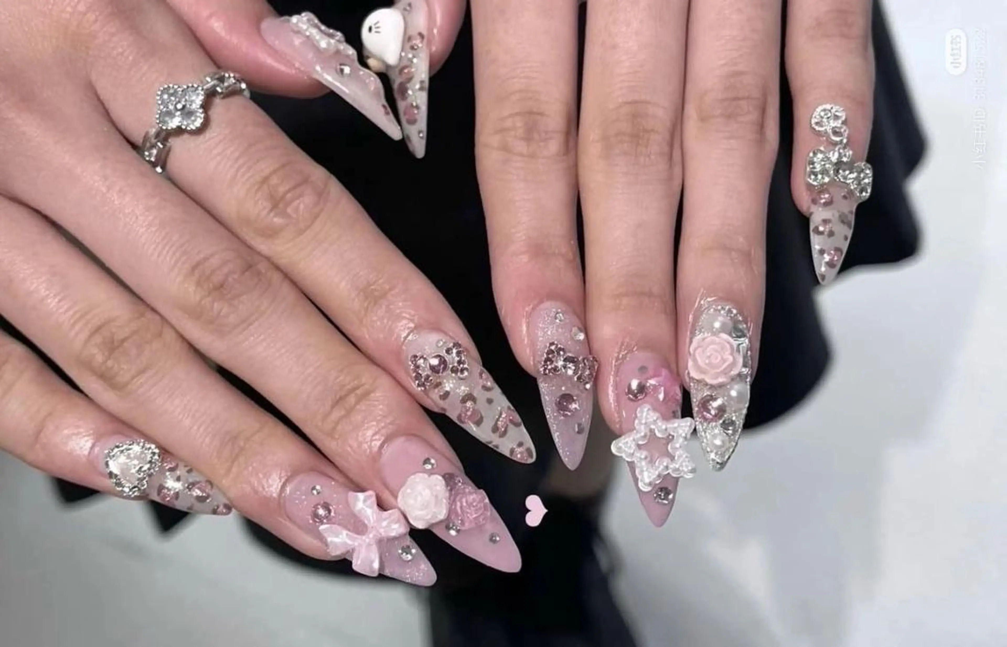 ネイル 長さ出し フレンチネイル グラデーション 卒業式 マグネットネイル ハンドネイル MIHANA NAILのネイルデザイン