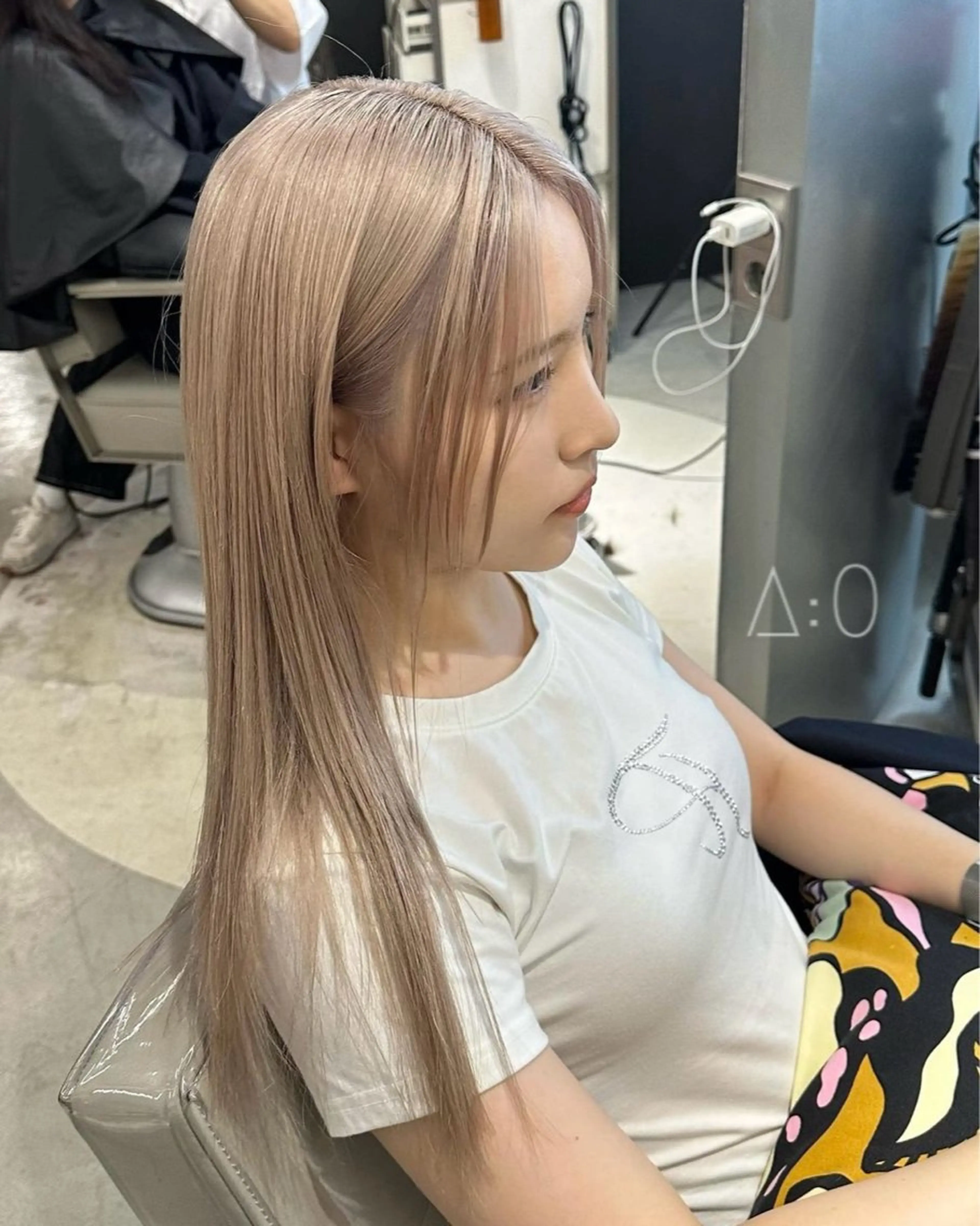 ロング カラー コウ チホウのヘアスタイル