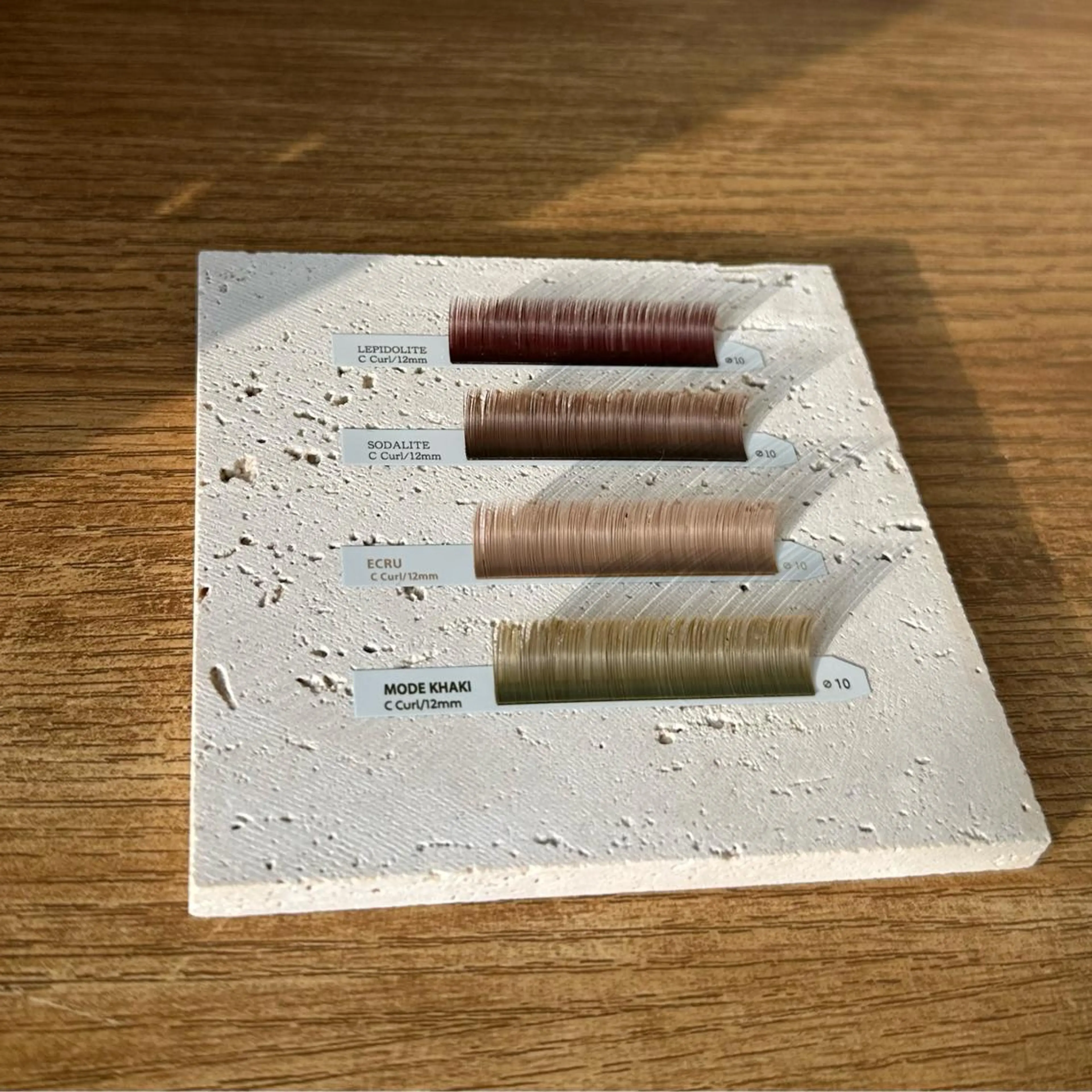 マツエク・マツパ アイブロウ une 石橋阪大前・ 箕面・池田・蛍池のマツエク・マツパデザイン