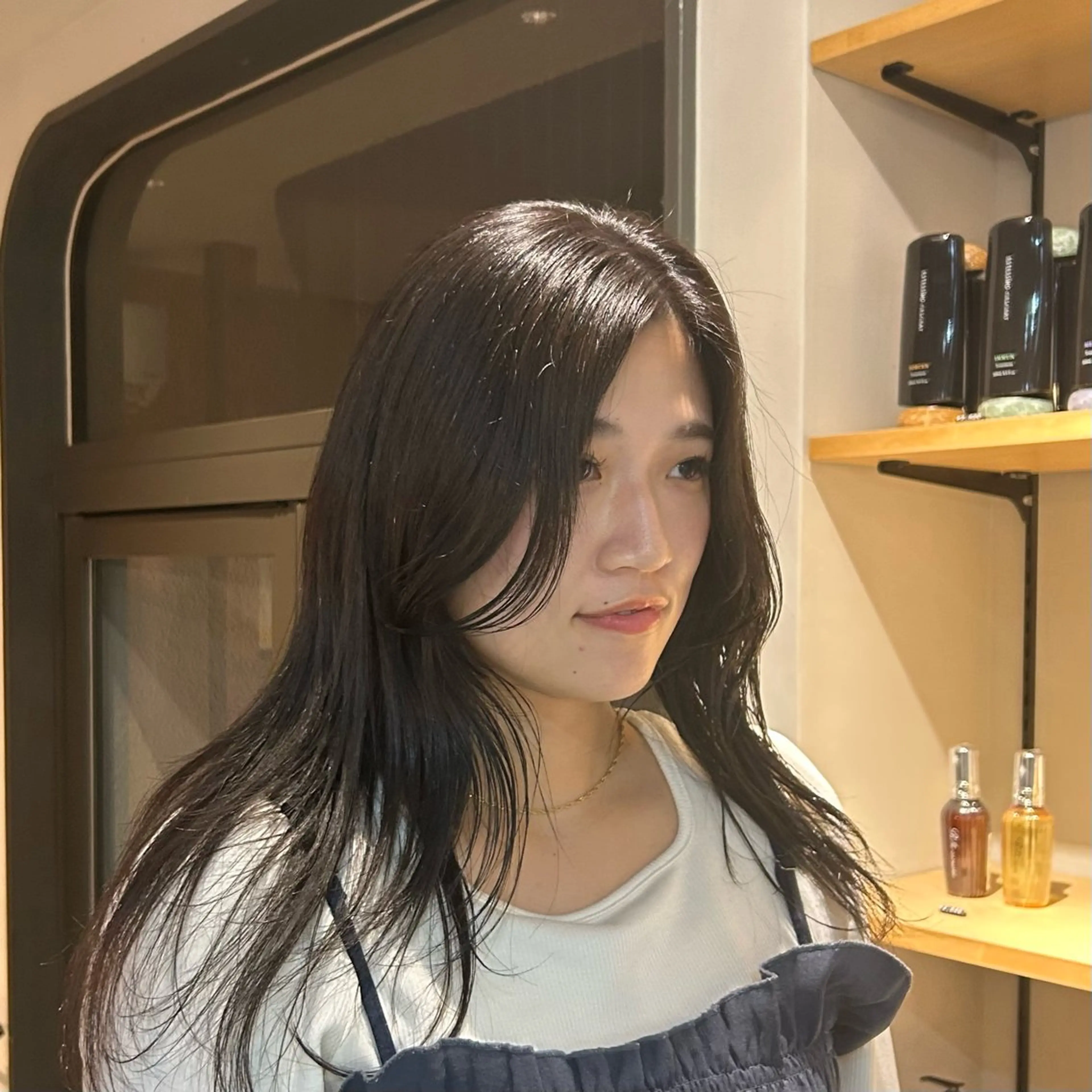 カラー MUKU 市川 莉花のヘアスタイル