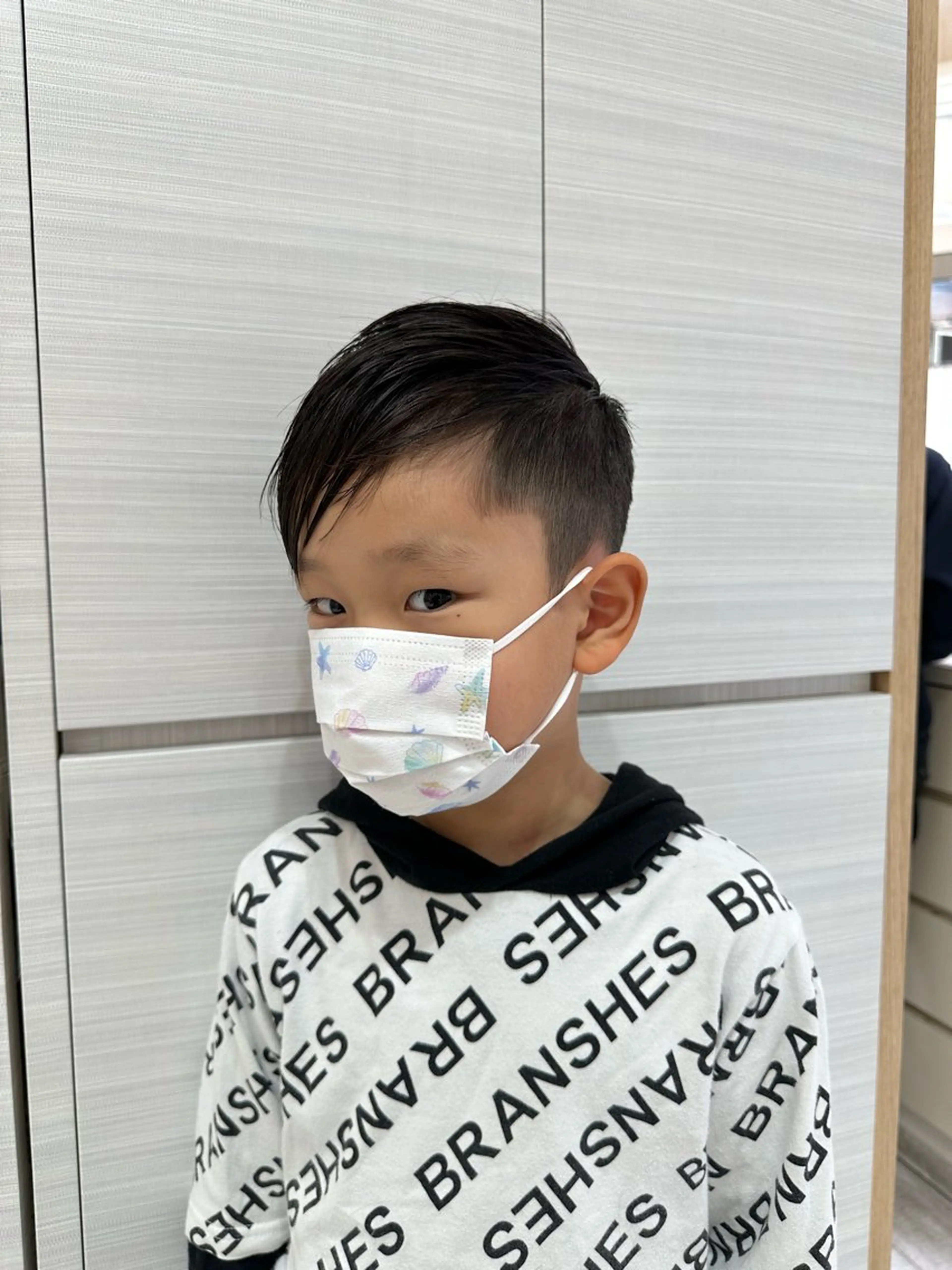 ショート メンズ キッズ メンズブリーチ ダウンパーマ メンズハイライト メンズインナーカラー メンズ韓国風 カット 中嶋 紘夢のヘアスタイル