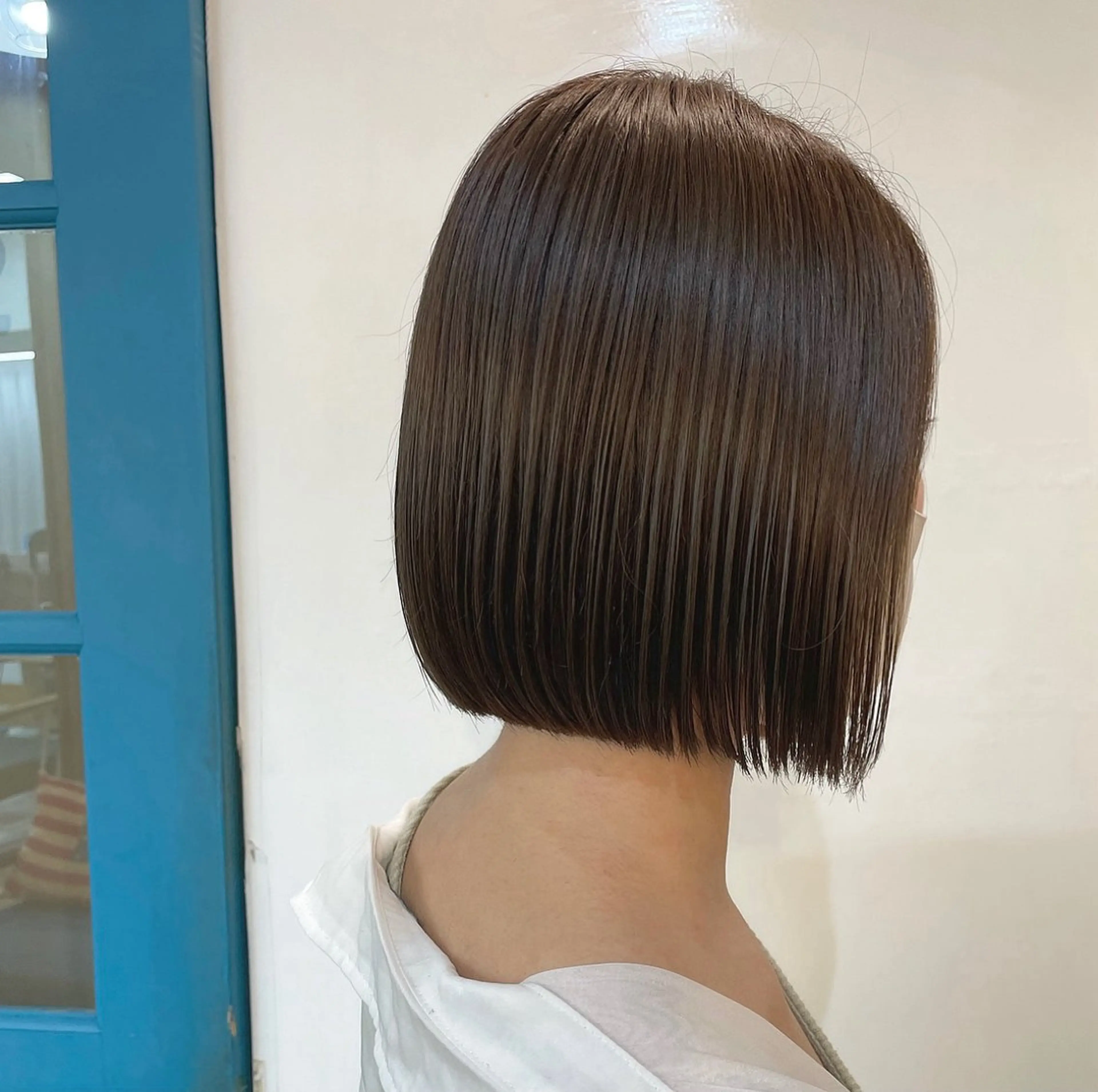 ショート カラー デザインカラー イヤリングカラー ハイライトカラー ボブ 顔周りカット カット ヘアカラー 縮毛矯正 KANA/ボブ/ インナーカラー/艶髪のヘアスタイル