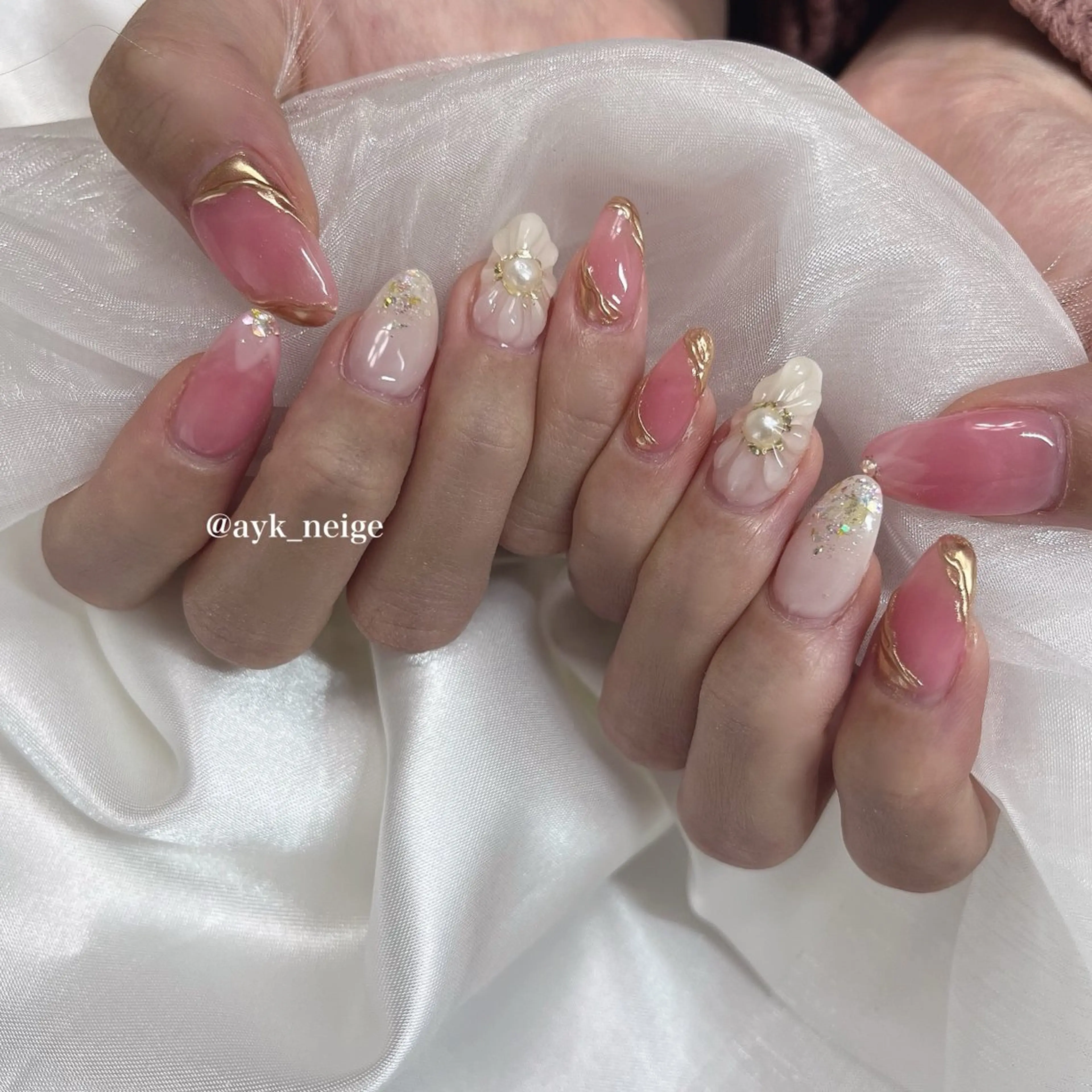 ネイル フットネイル キラキラネイル 韓国ネイル リボン n'eige nail所属・大谷 綾香のネイルデザイン