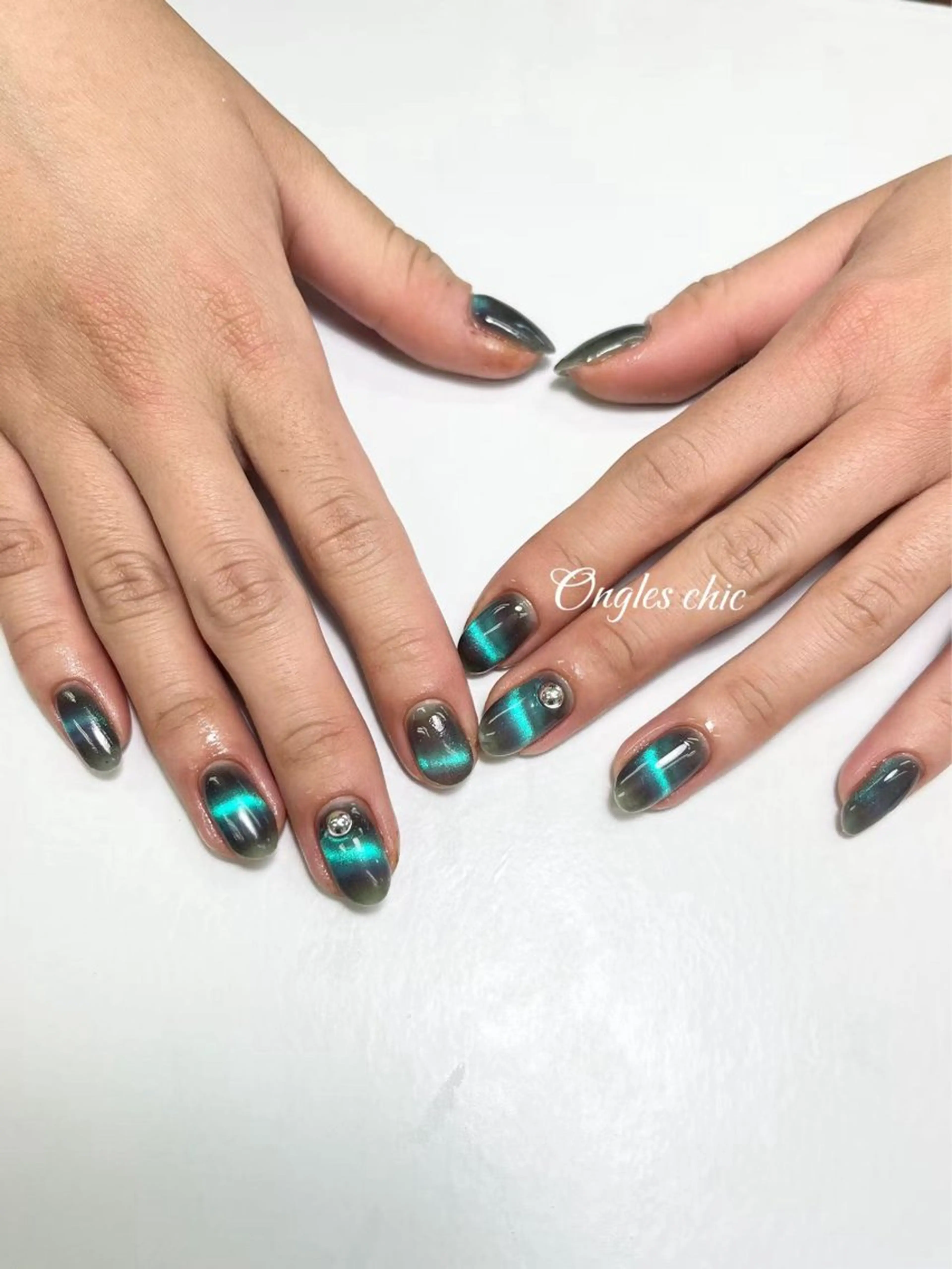 ネイル ハンドネイル ongles chicのネイルデザイン