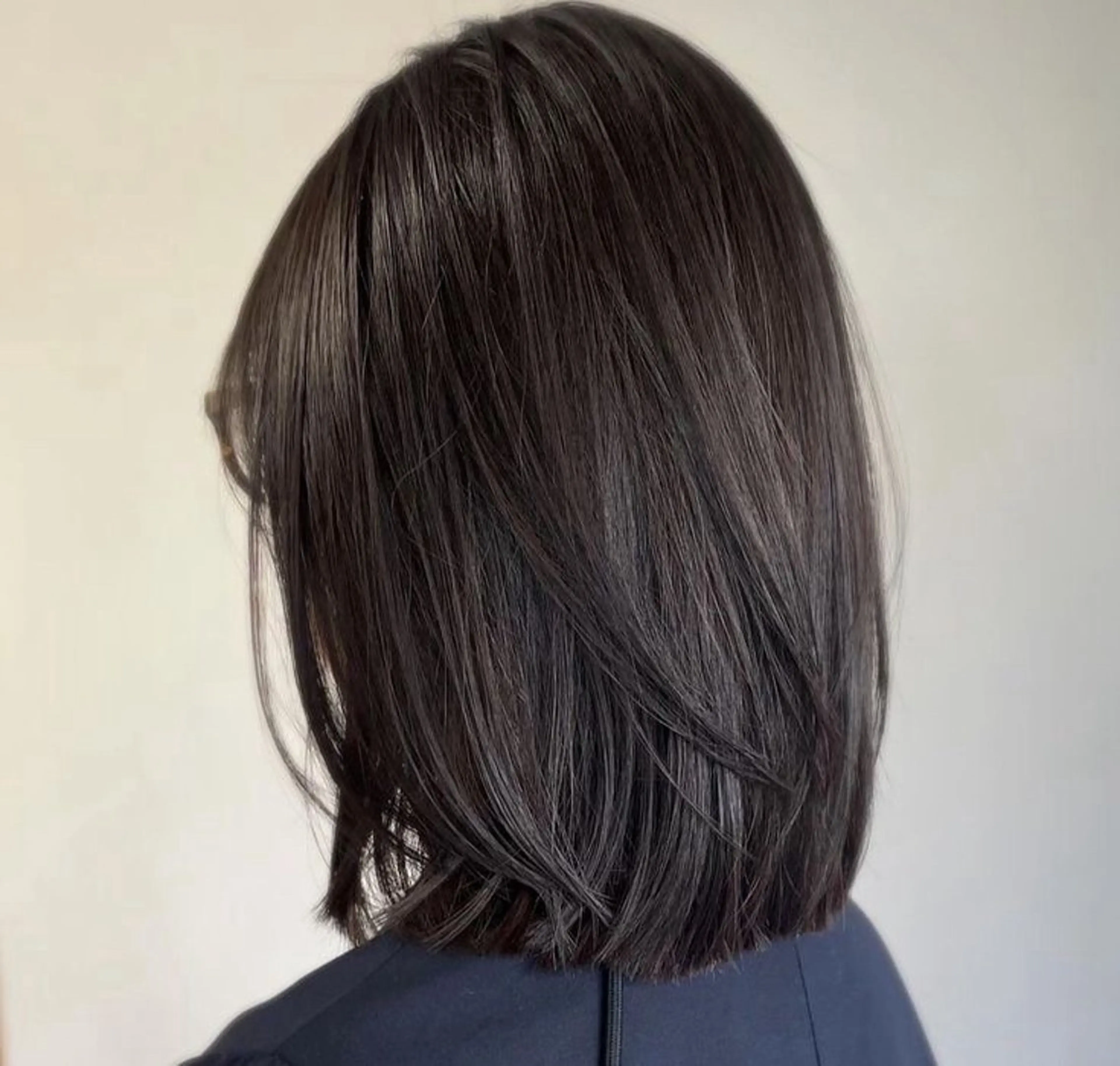 ミディアム 石川 幸呼のヘアスタイル