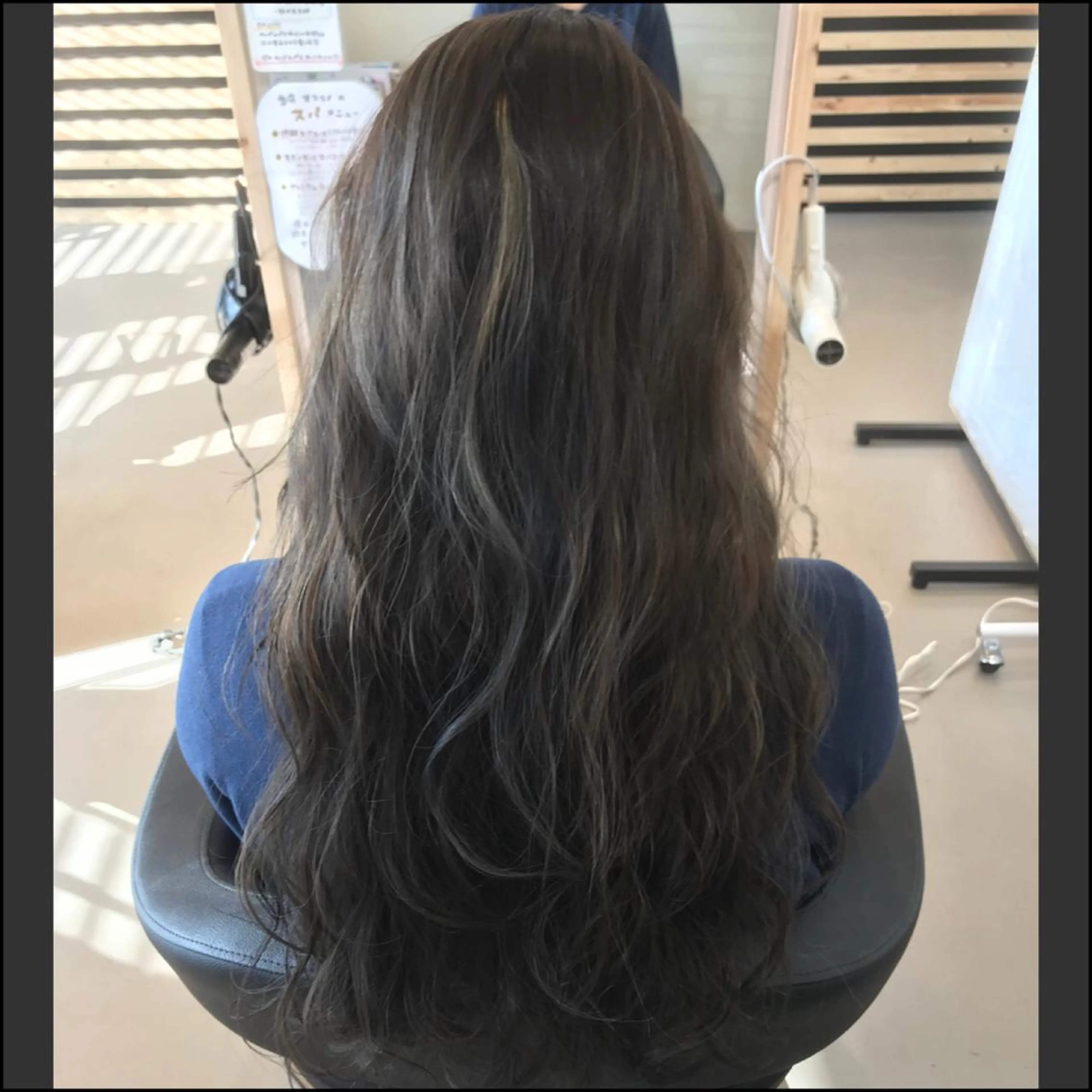 ロング カラー ブルーカラー ブルージュ ハイライトカラー ハイライト ヘアカラー 大久保 隆蔵のヘアスタイル