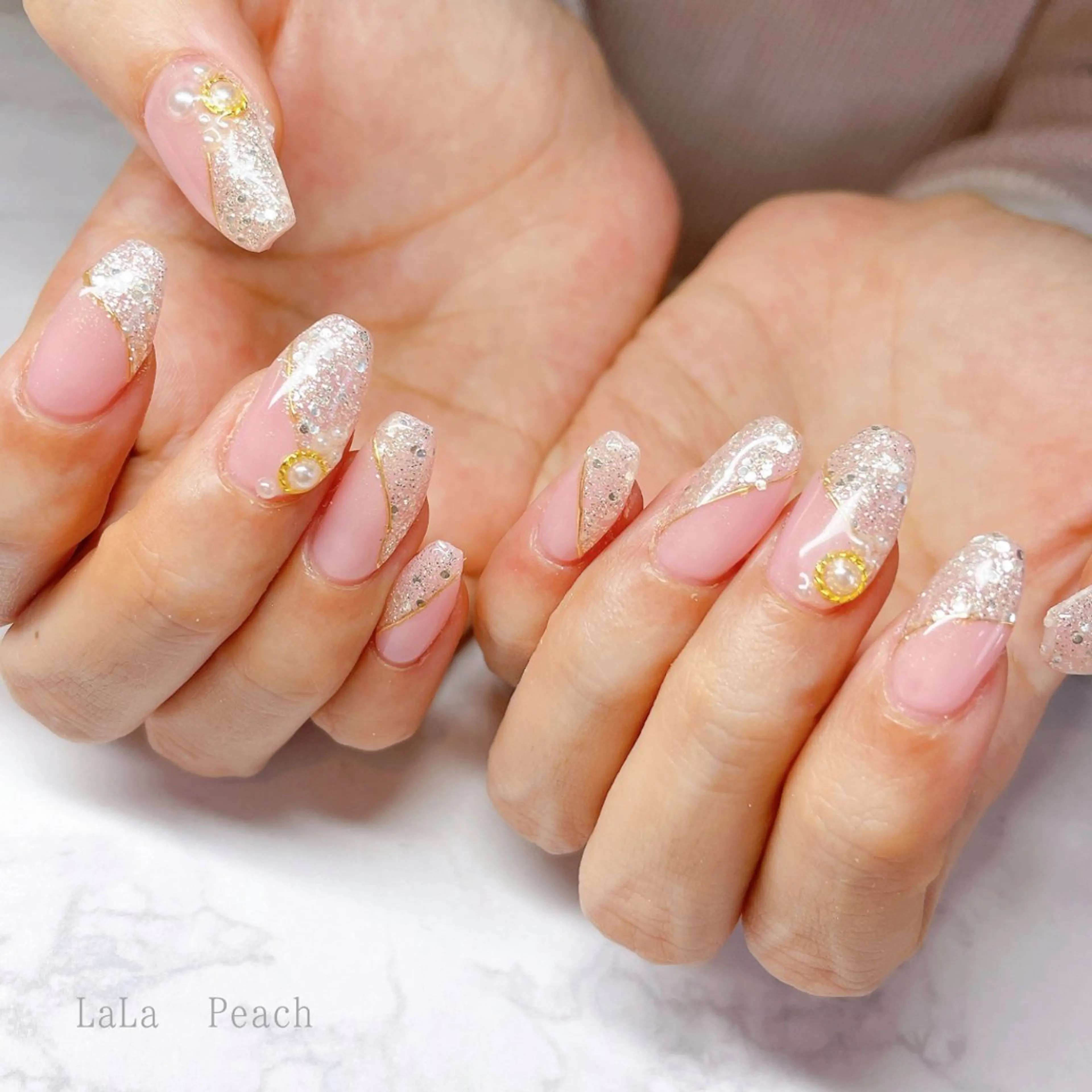 ネイル フレンチネイル ジェルネイル ラメ(グリッター) ハンドネイル LaLa Peach 福岡のマツエク・マツパデザイン