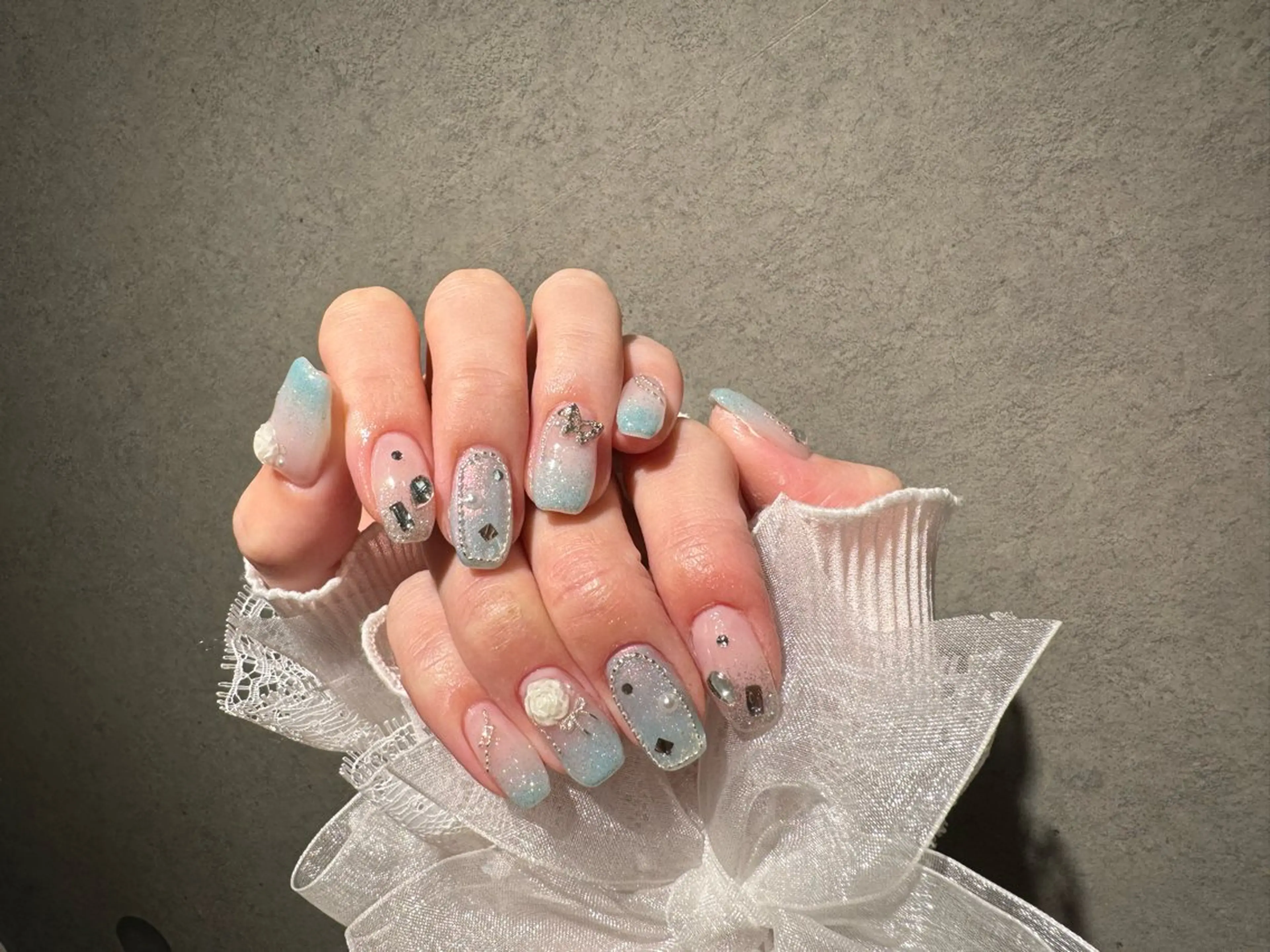 ネイル I-nailロング /ワンホン/キラキラのネイルデザイン