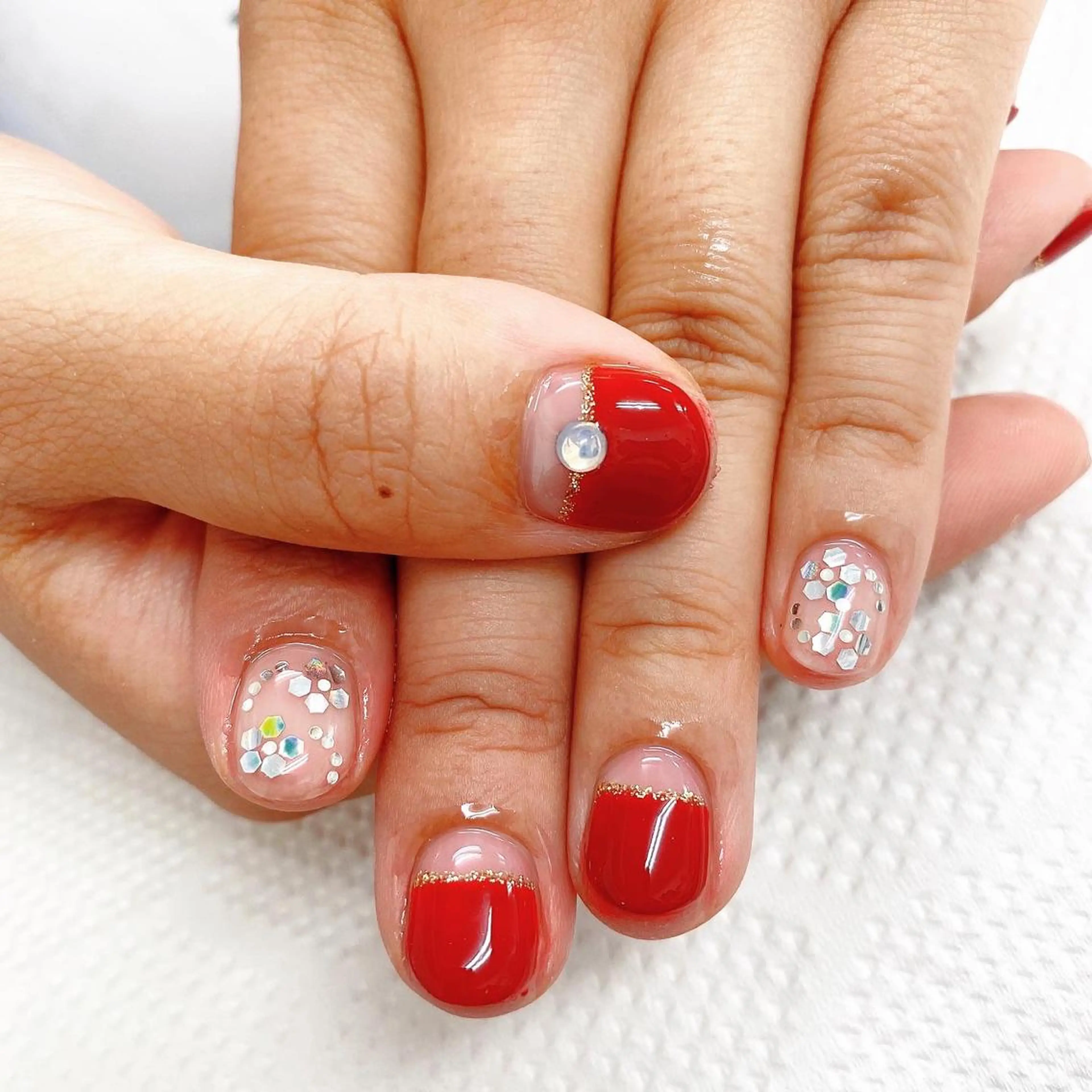 ネイル ゴールド 赤色 N._._.claw[エヌクロー]所属・N._._. clawのネイルデザイン