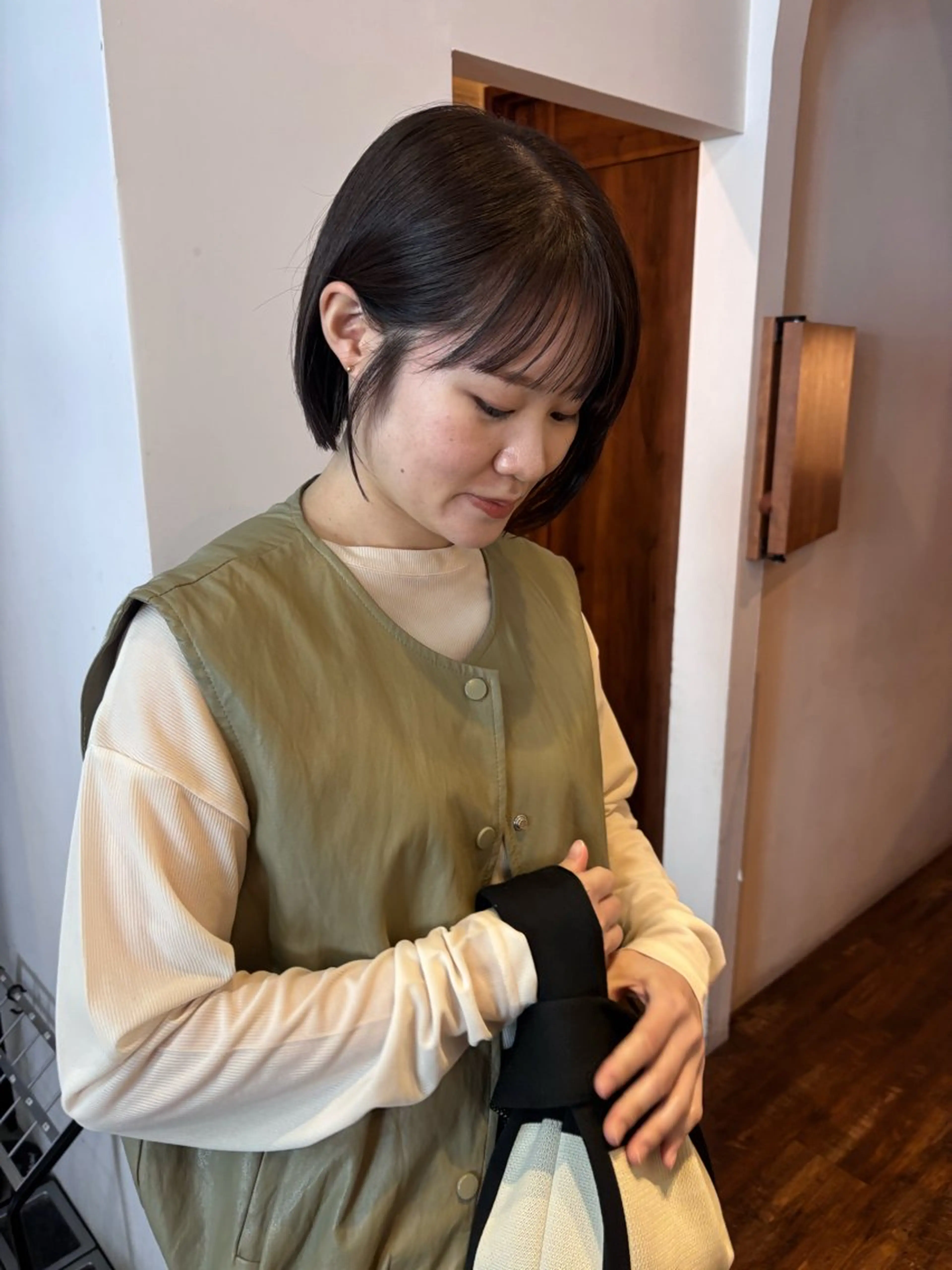 ショート カット ヘアカラー ウシロダ メグミ ／ボブ／透明感カラーのヘアスタイル