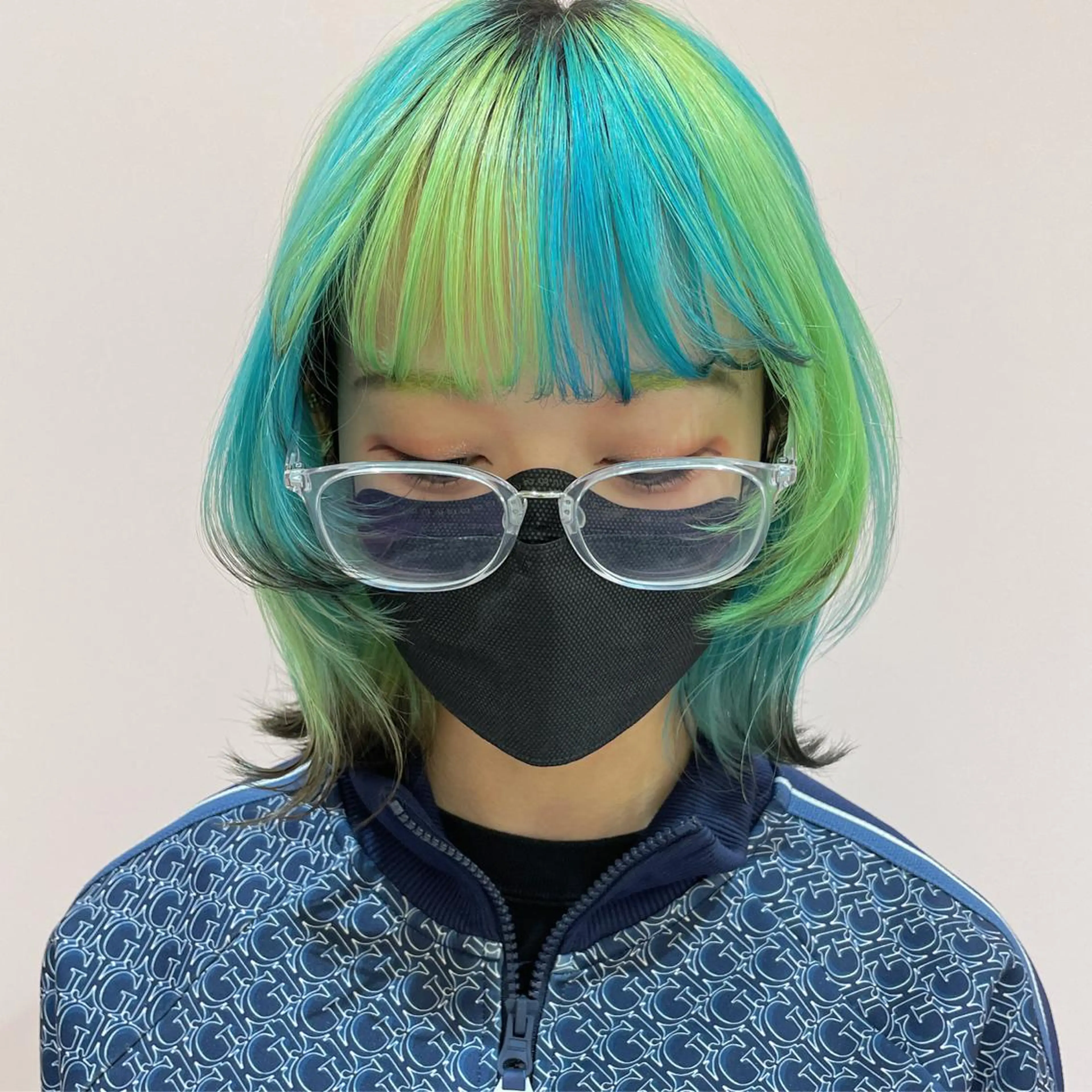 ミディアム カラー ブリーチ ブルーカラー カット ヘアカラー トリートメント レイヤーカット/ ハイトーンchimiのヘアスタイル