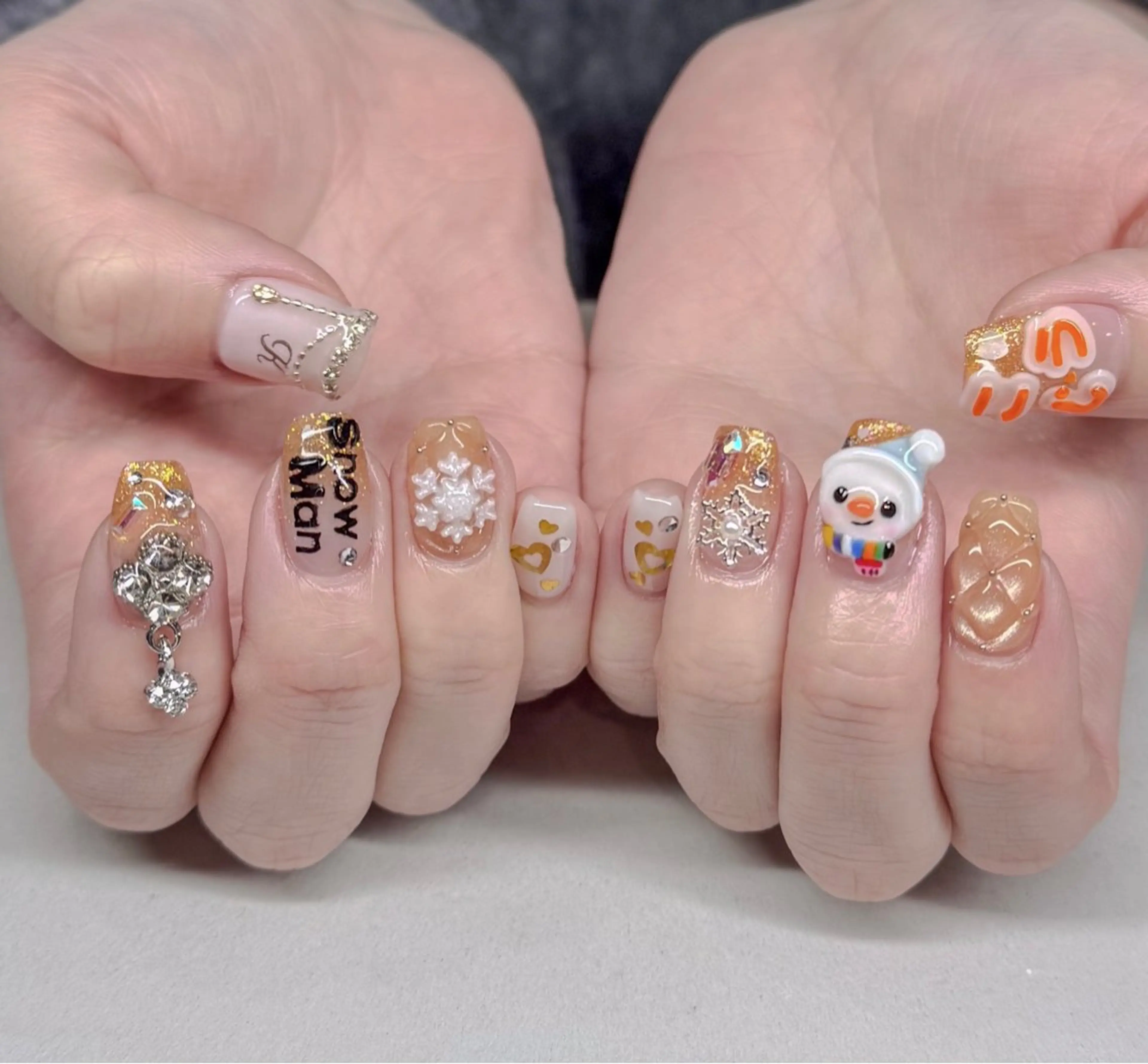 ネイル アートネイル ストーンネイル num-fi Aiのネイルデザイン