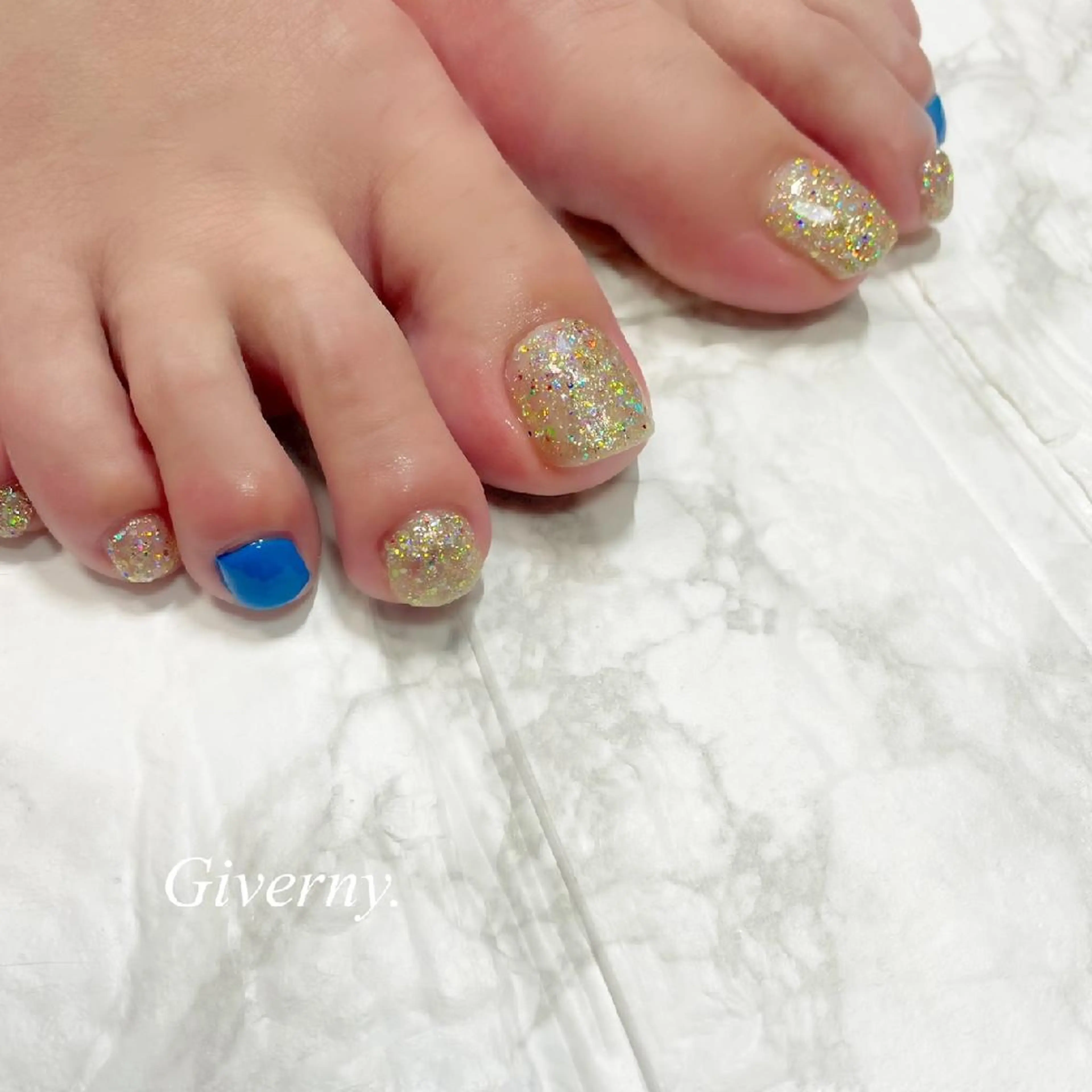 ネイル フットネイル ワンカラーネイル フットネイル Giverny .のネイルデザイン