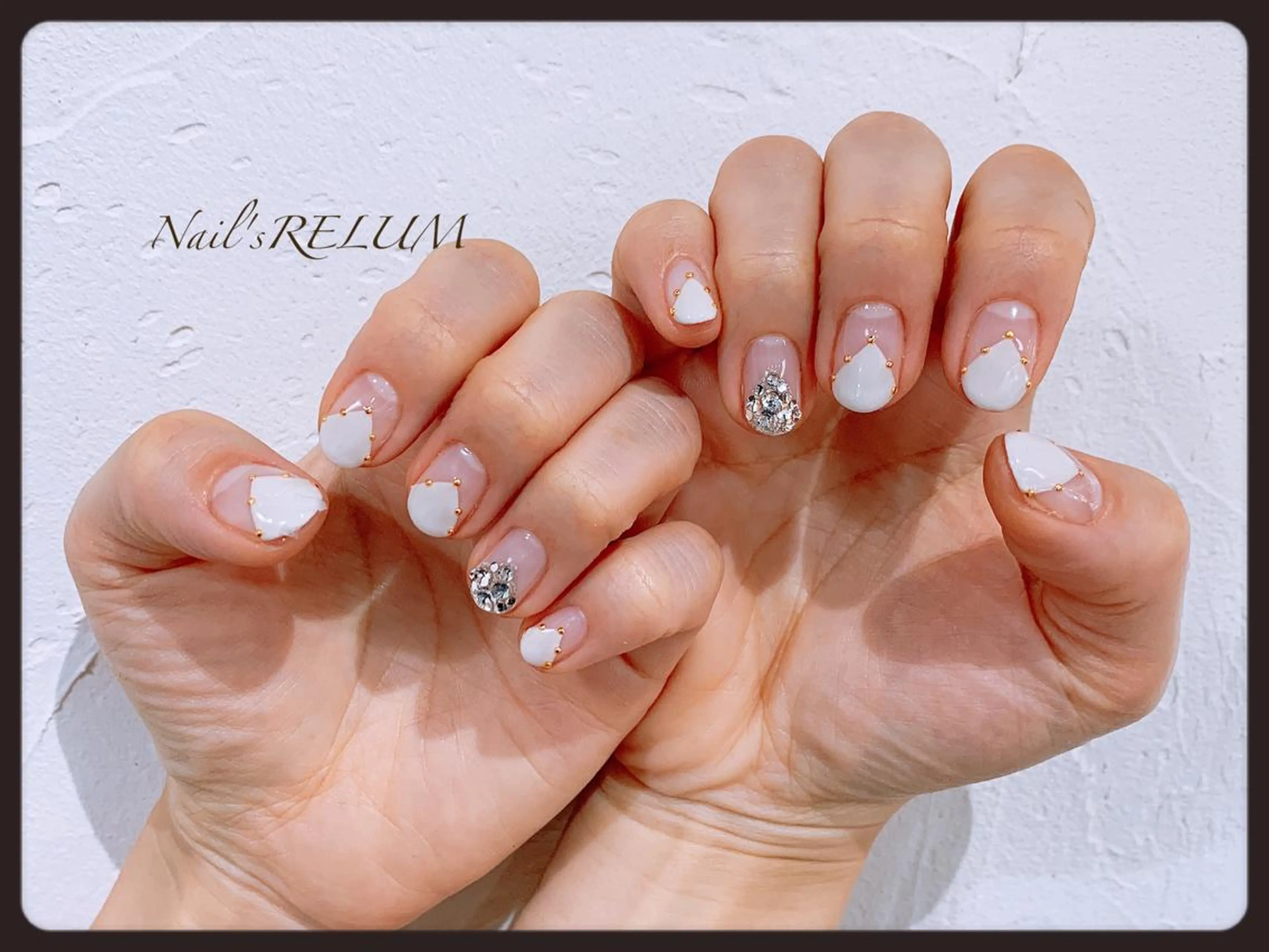 ネイル フレンチネイル THECOLORS所属・近貞 莉奈のネイルデザイン