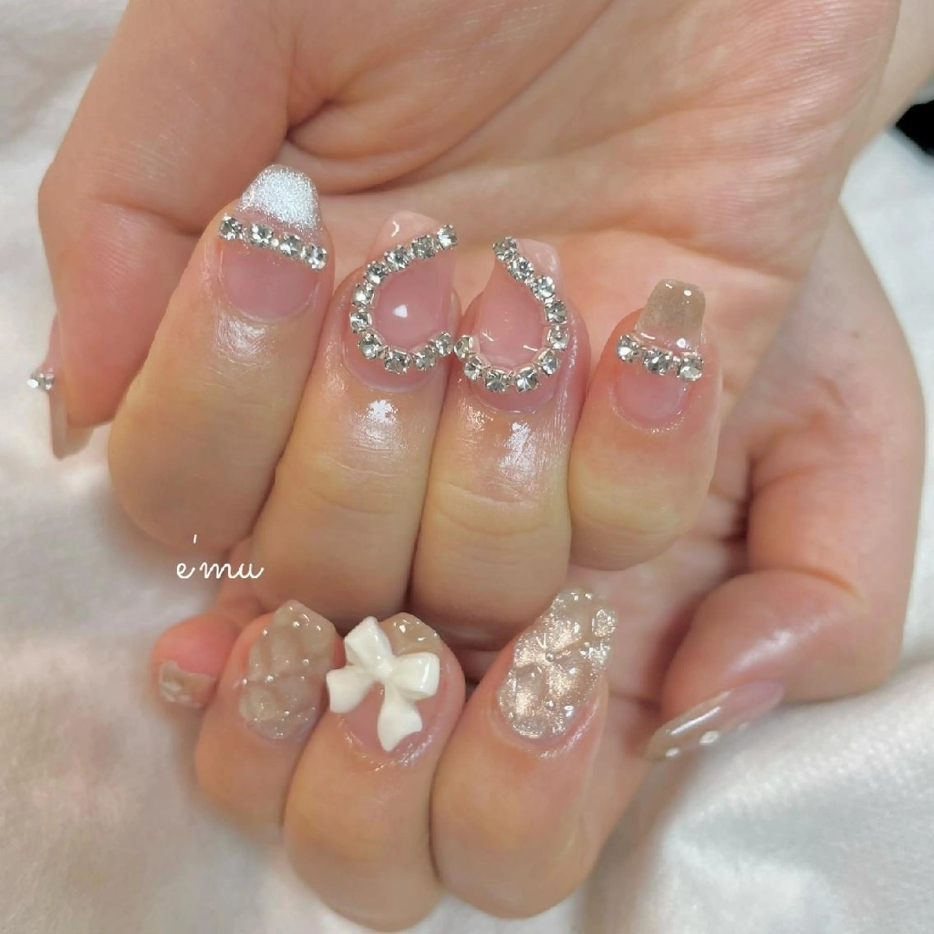 ネイル ガーリー ハート 韓国ネイル リボン ワンホンネイル nail salon e'mu💐のネイルデザイン