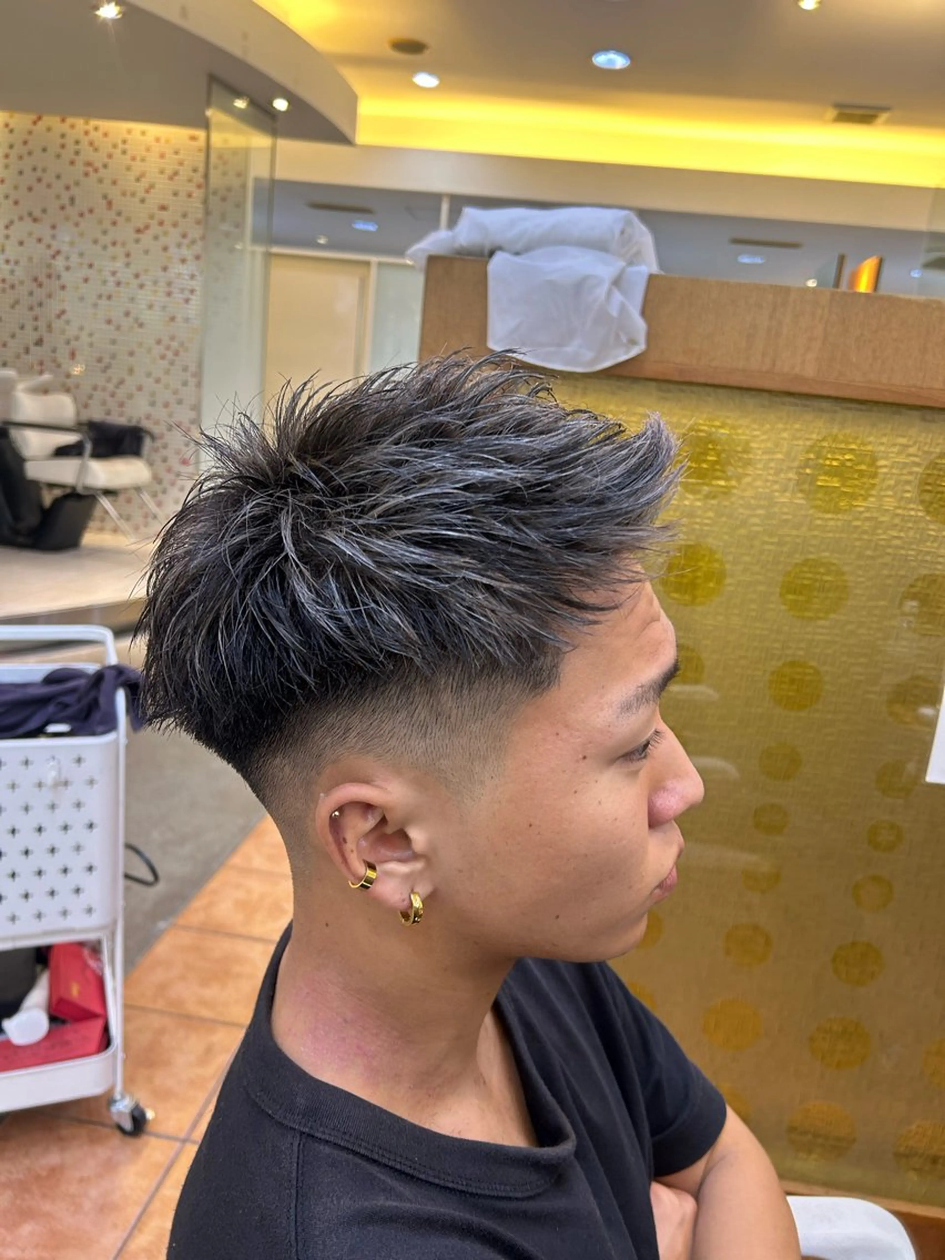 ショート カラー メンズ フェードカット メンズハイライト メンズメッシュ ハイライトカラー メッシュ カット ヘアカラー メンズパーマ/ フェード　Tumのヘアスタイル