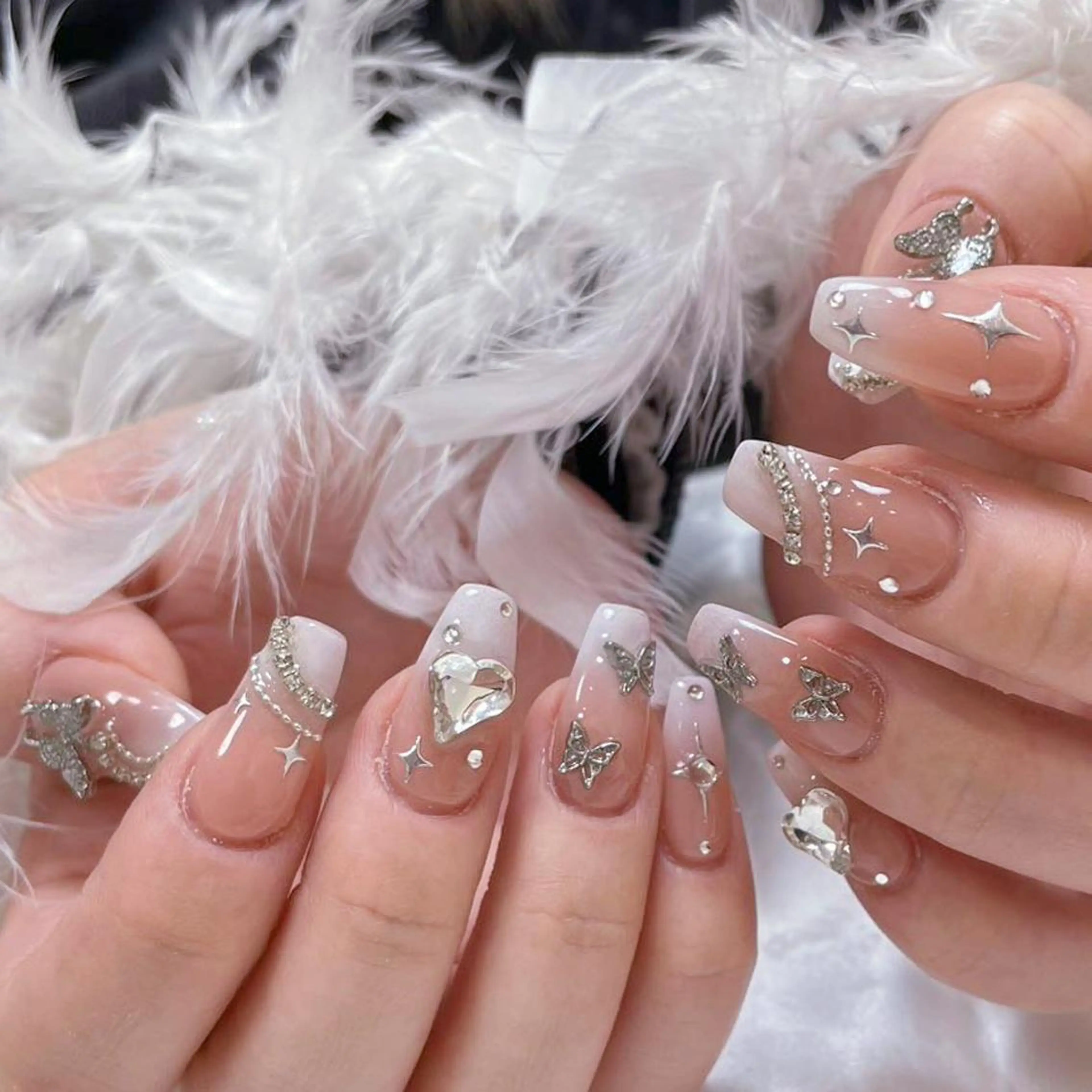 ネイル アートネイル オーロラネイル フラッシュネイル ガーリー キラキラネイル ハンドネイル DIAMOND NailStudioのネイルデザイン