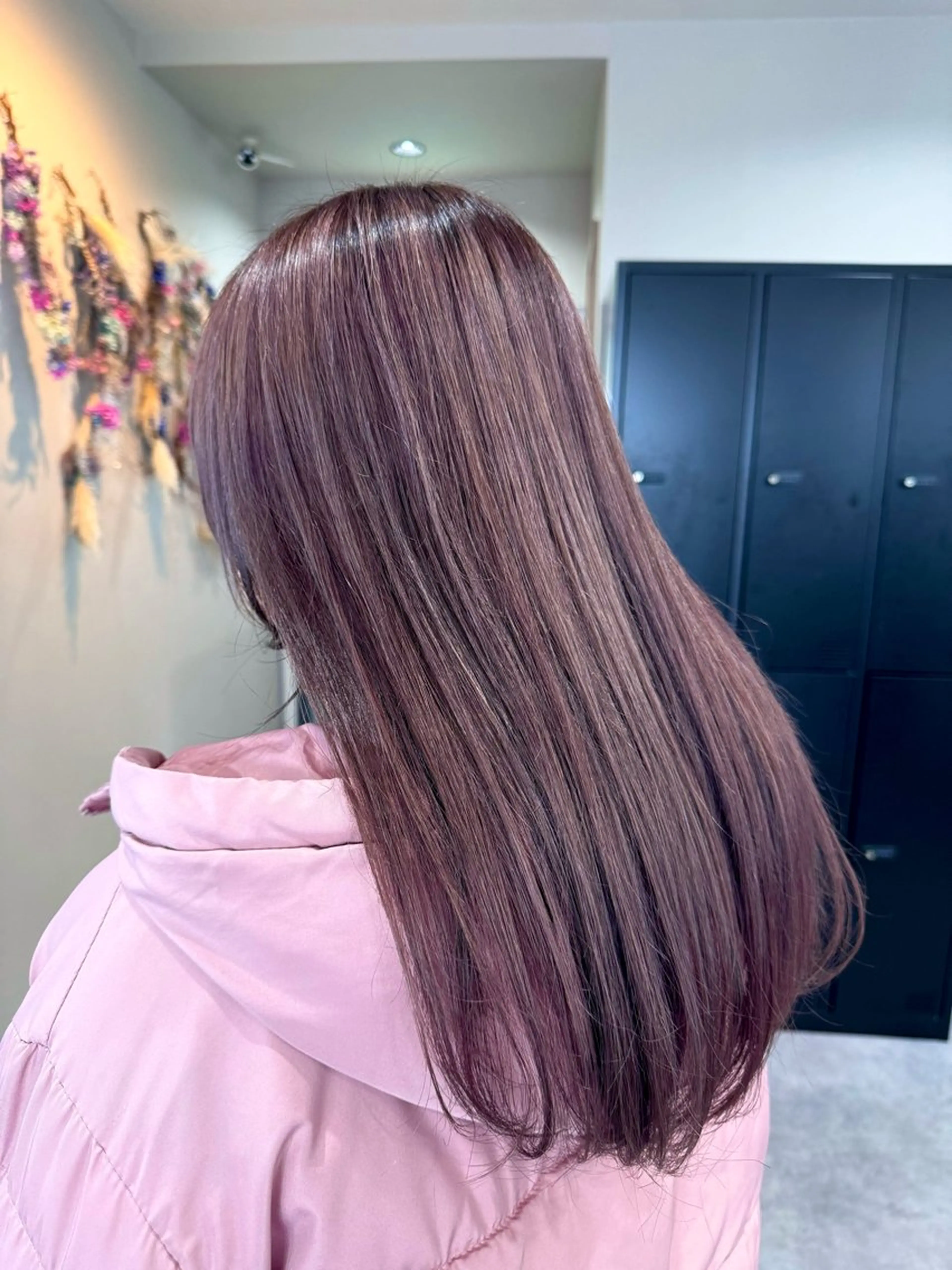 ロング カラー ベージュカラー ブリーチ ラベンダーカラー ラベンダーベージュ N-PLANTS 泉大津【yuua】のヘアスタイル