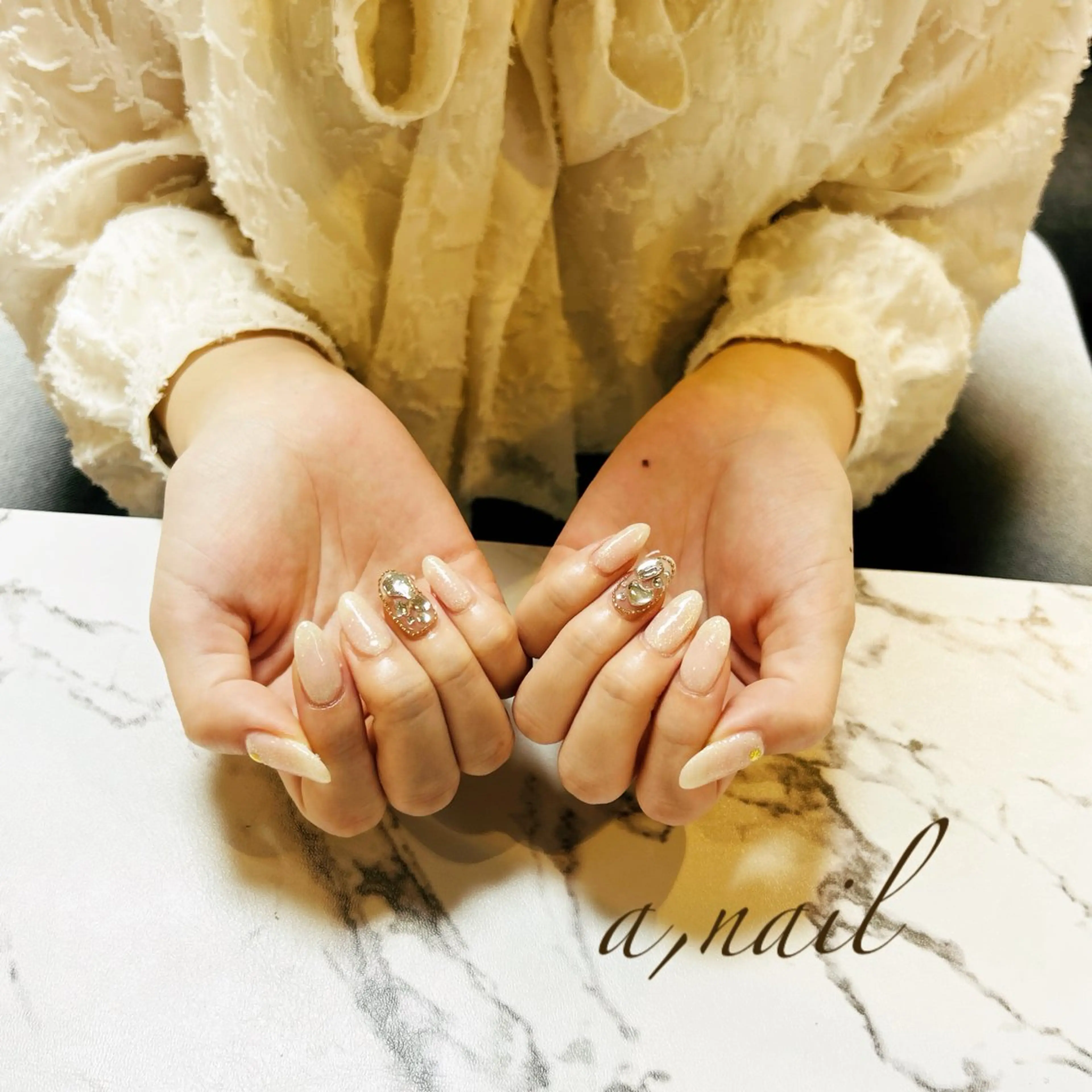 ネイル キラキラネイル オフィスネイル シンプルネイル ネイルサロン エーネイルのネイルデザイン