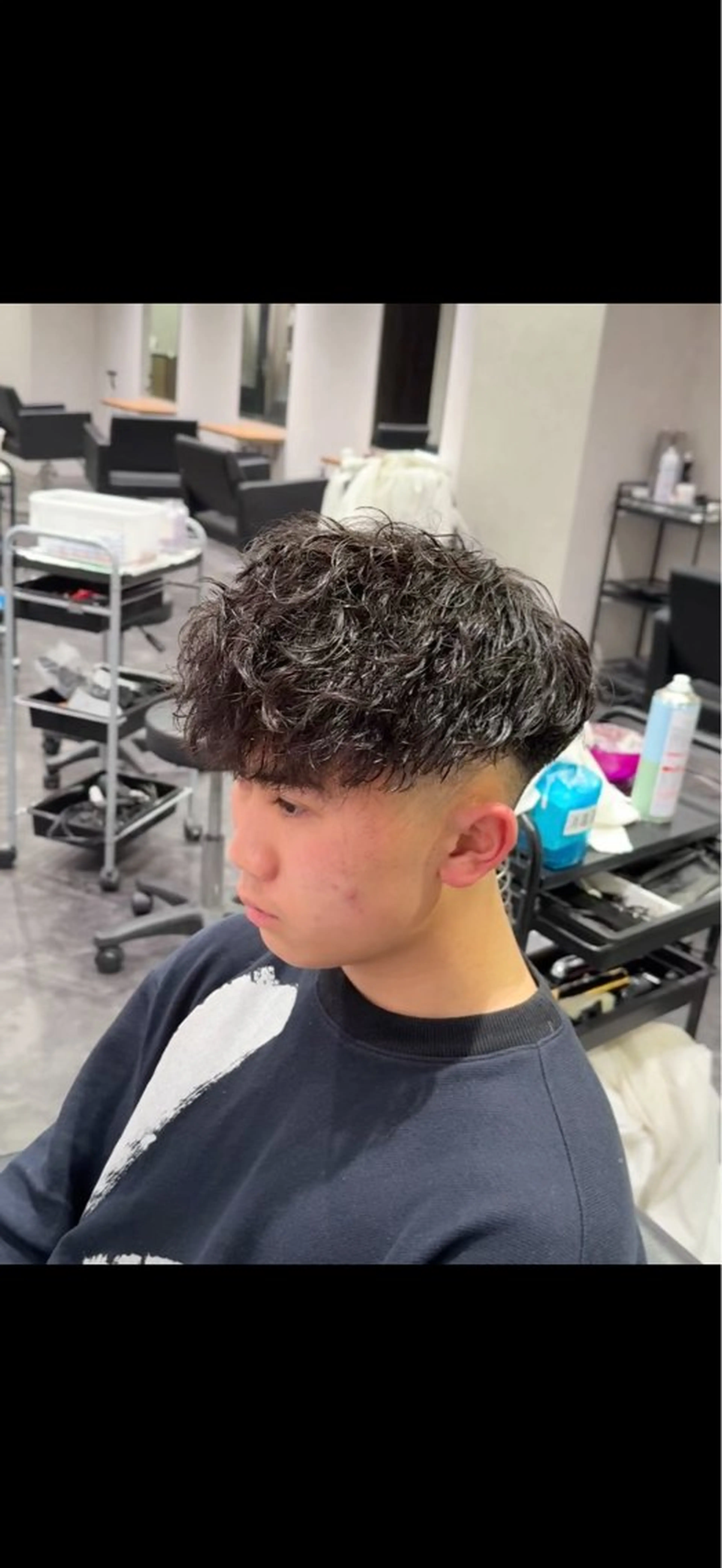 ミディアム パーマ メンズ ミディアムパーマ メンズパーマ カット パーマ メンズパーマ特化 美容師kouyaのヘアスタイル
