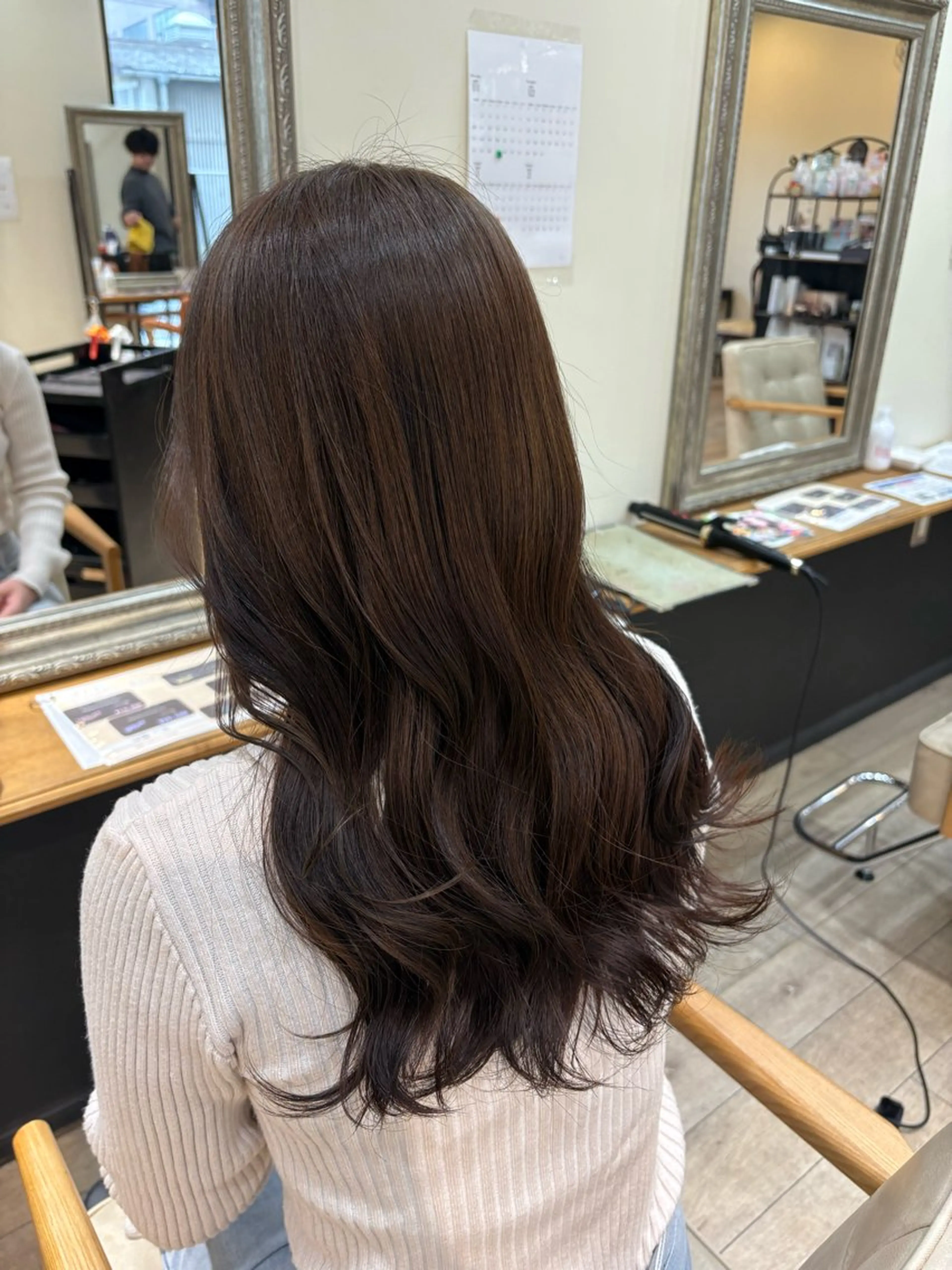 カラー ヘアカラー トリートメント しおり🍬 KOKORO🤍のヘアスタイル