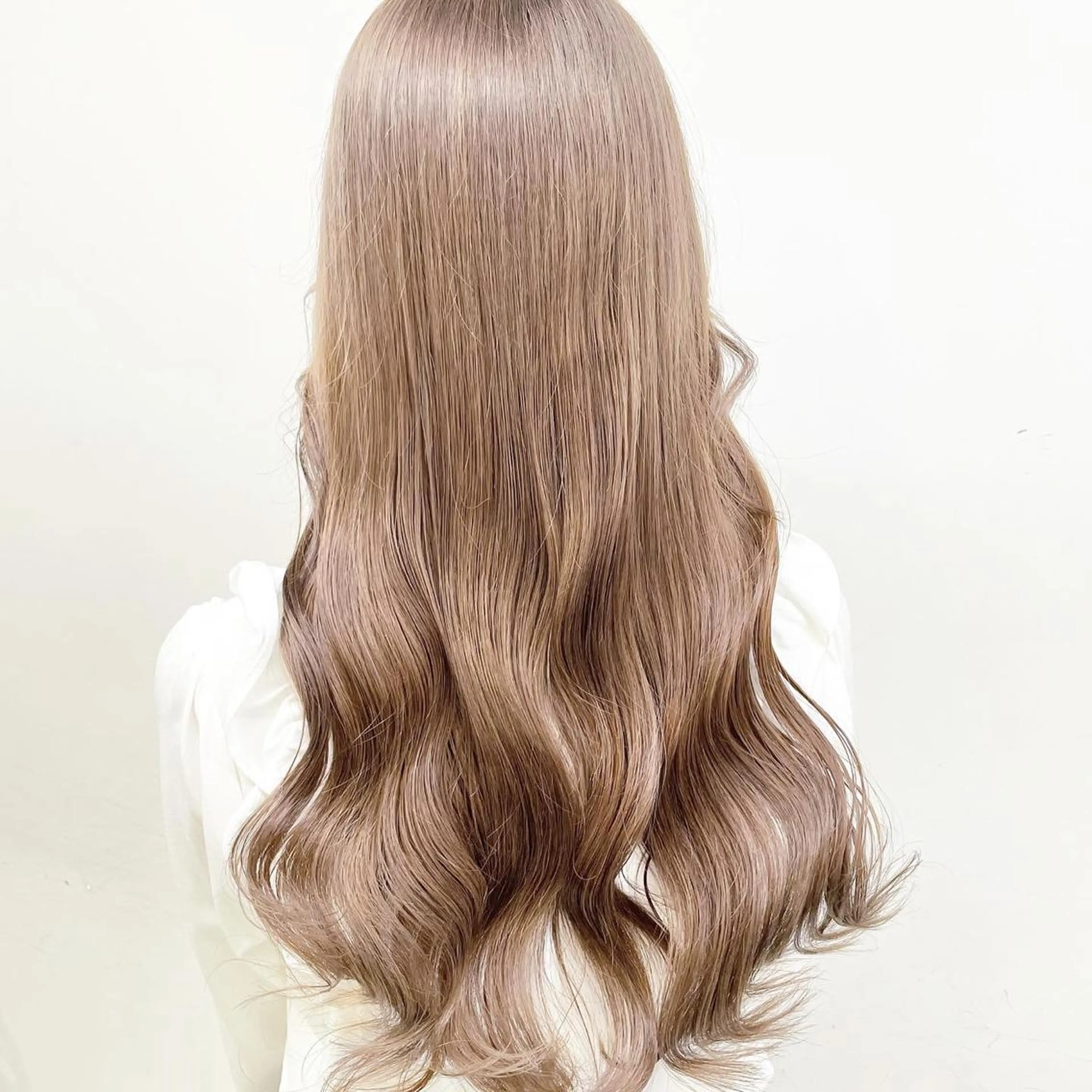 ロング カラー 🪄池袋ハイトーン 🪄ブリーチカラーのヘアスタイル