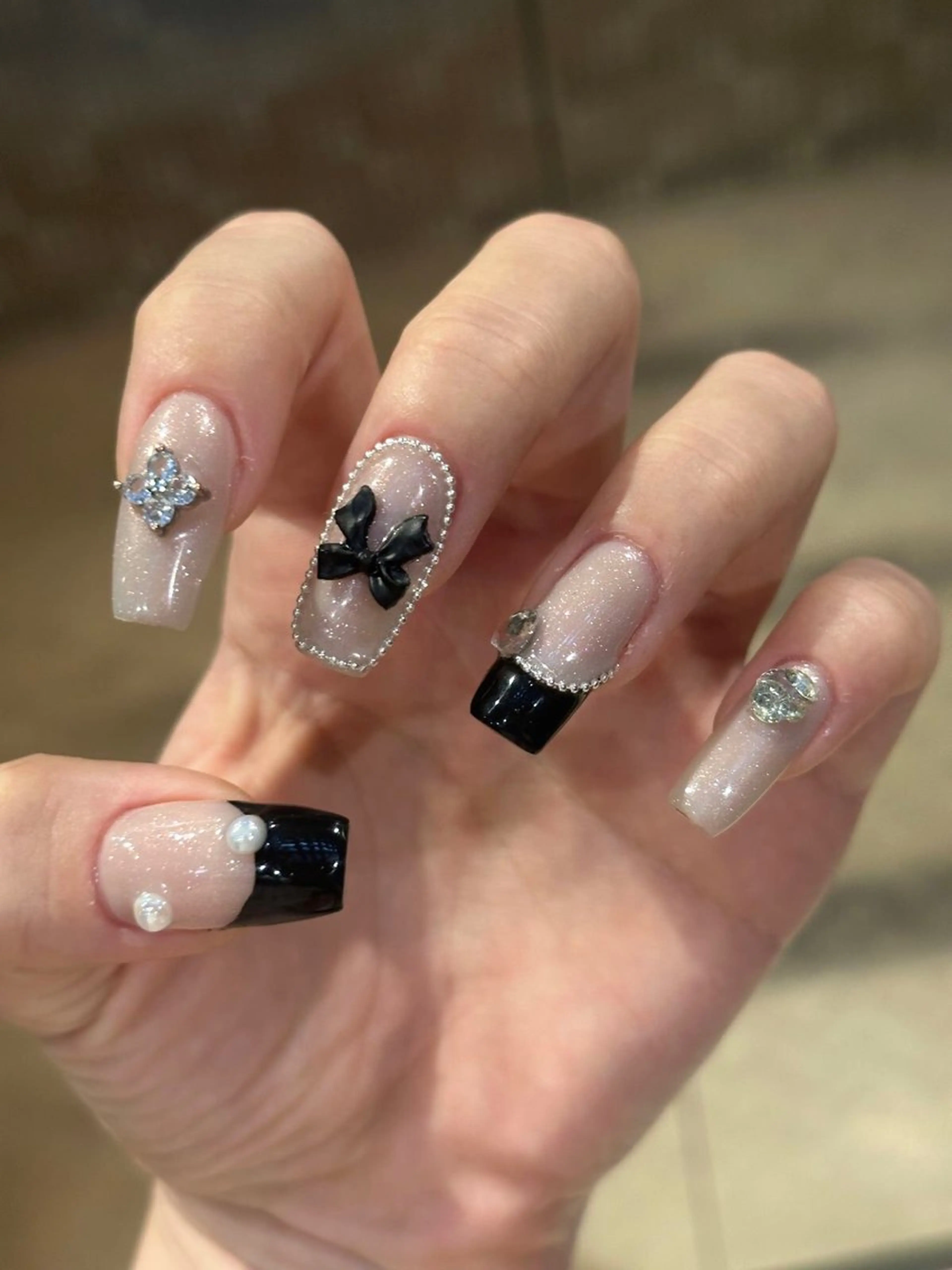 ネイル グラデーション ラメ(グリッター) マグネットネイル ミラーネイル ニュアンスネイル ハンドネイル Lumi de nails所属・Lumi de nailsのネイルデザイン