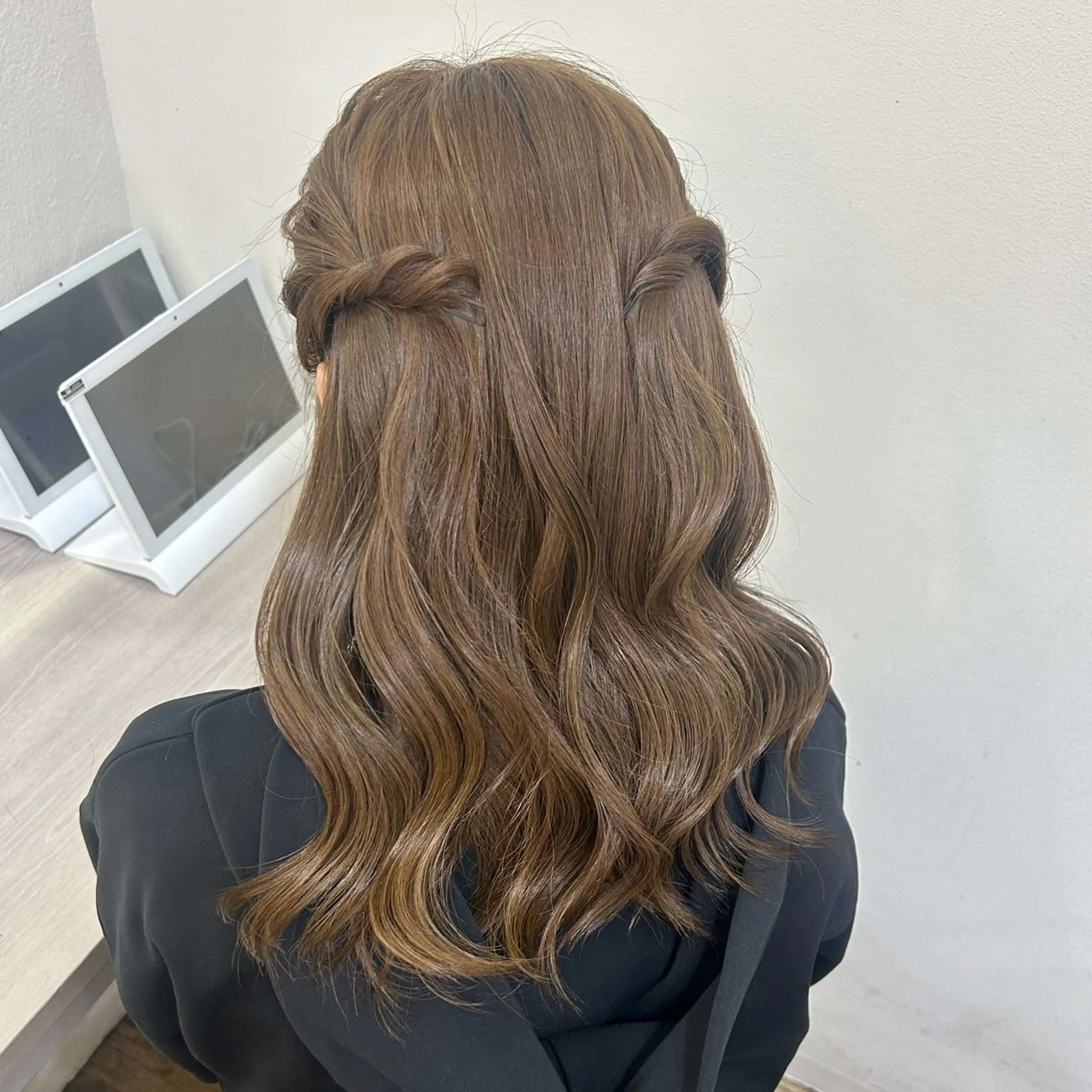 セミロング カラー ベージュカラー ブリーチ ブラウンカラー 透明感カラー グレージュ カット ヘアカラー トリートメント ブリーチなしベージュ /ヘアセット/ミユのヘアスタイル