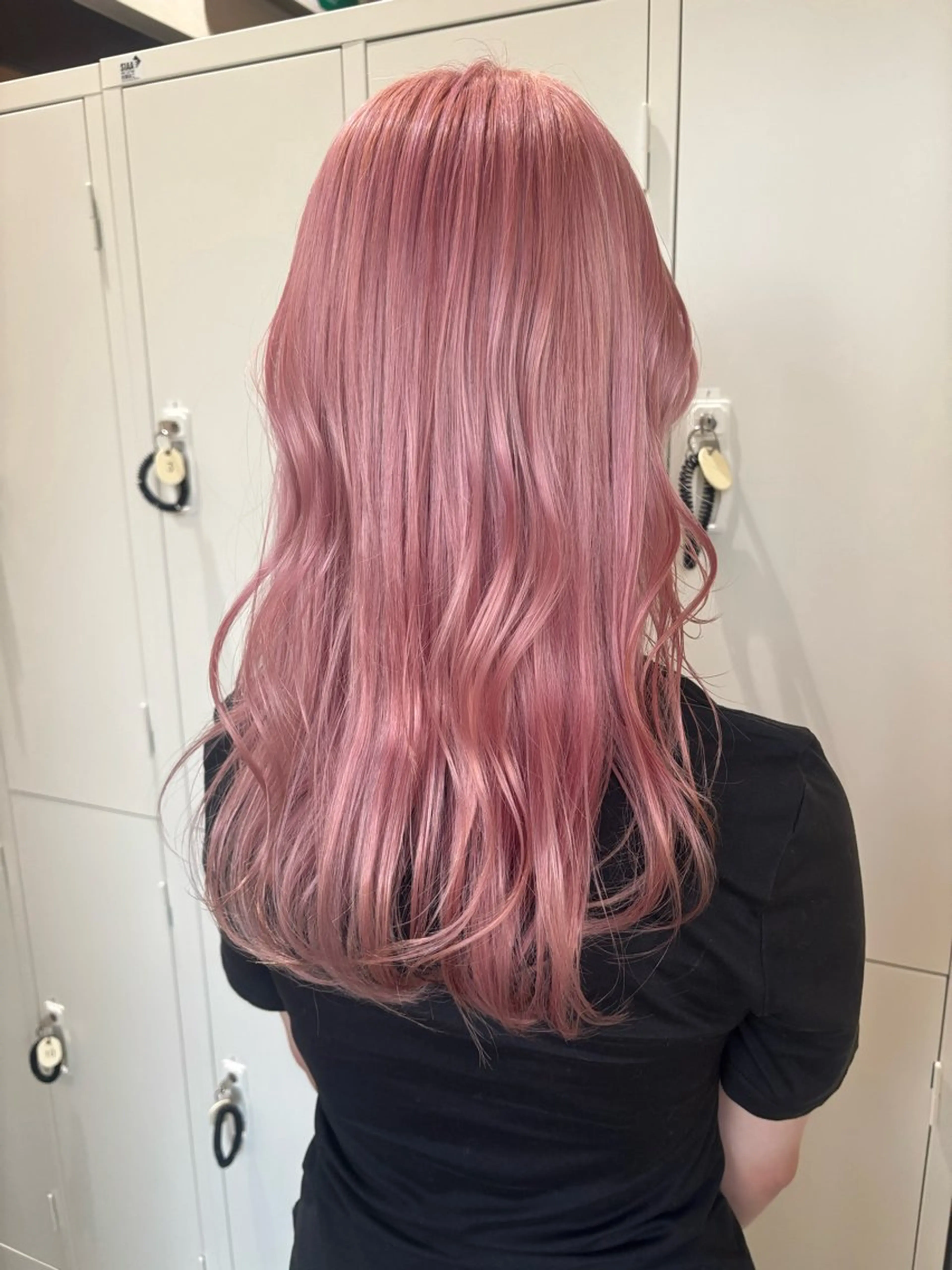 ロング カラー ハイトーンカラー ピンクカラー ings JAPAN所属・衣畑 綾香のヘアスタイル