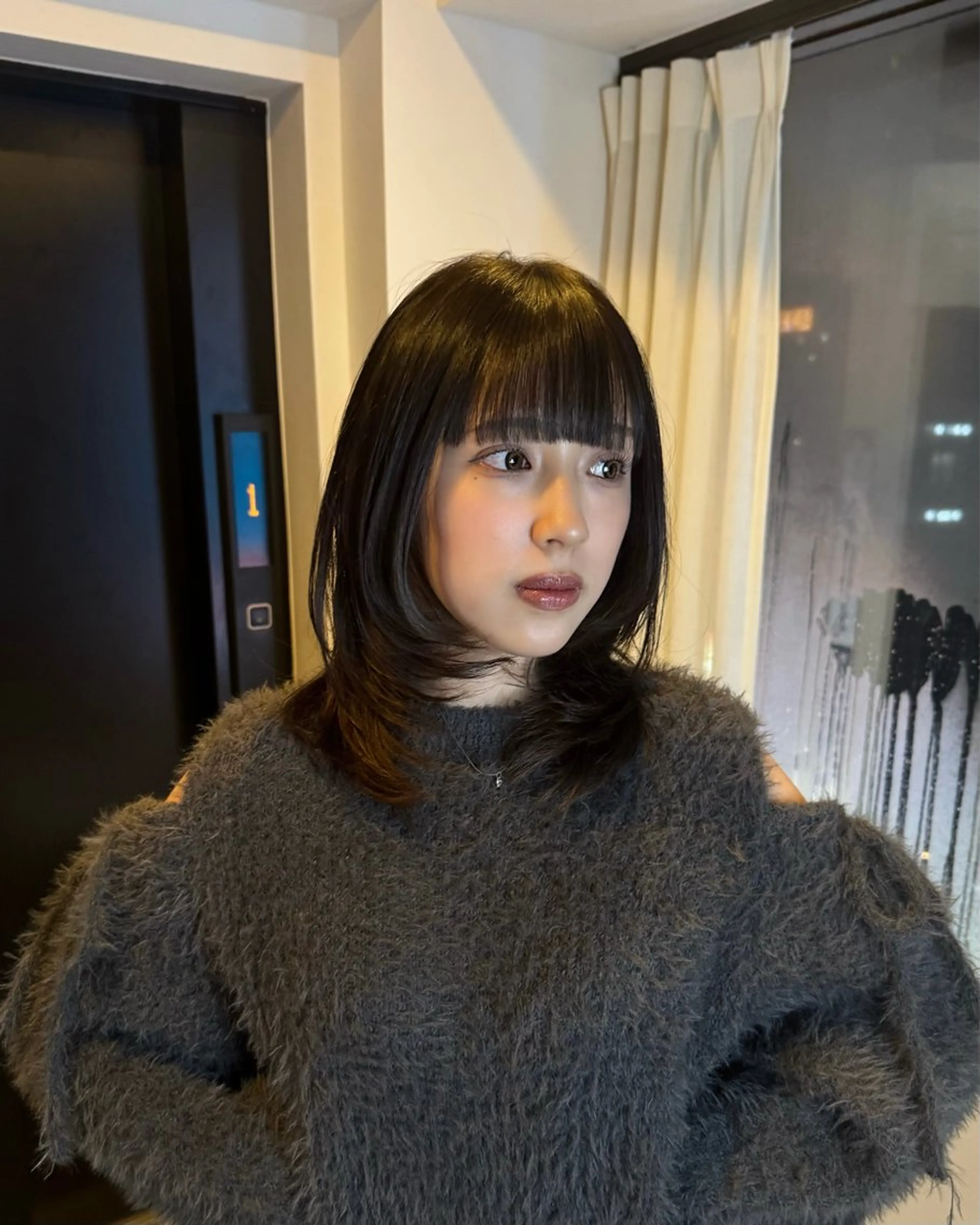 ミディアム カラー ミディアムレイヤー 顔まわりレイヤー レイヤーカット トリートメント ワイドバング カット ヘアカラー トリートメント Bonheur銀座 /前田 栞九郎のヘアスタイル