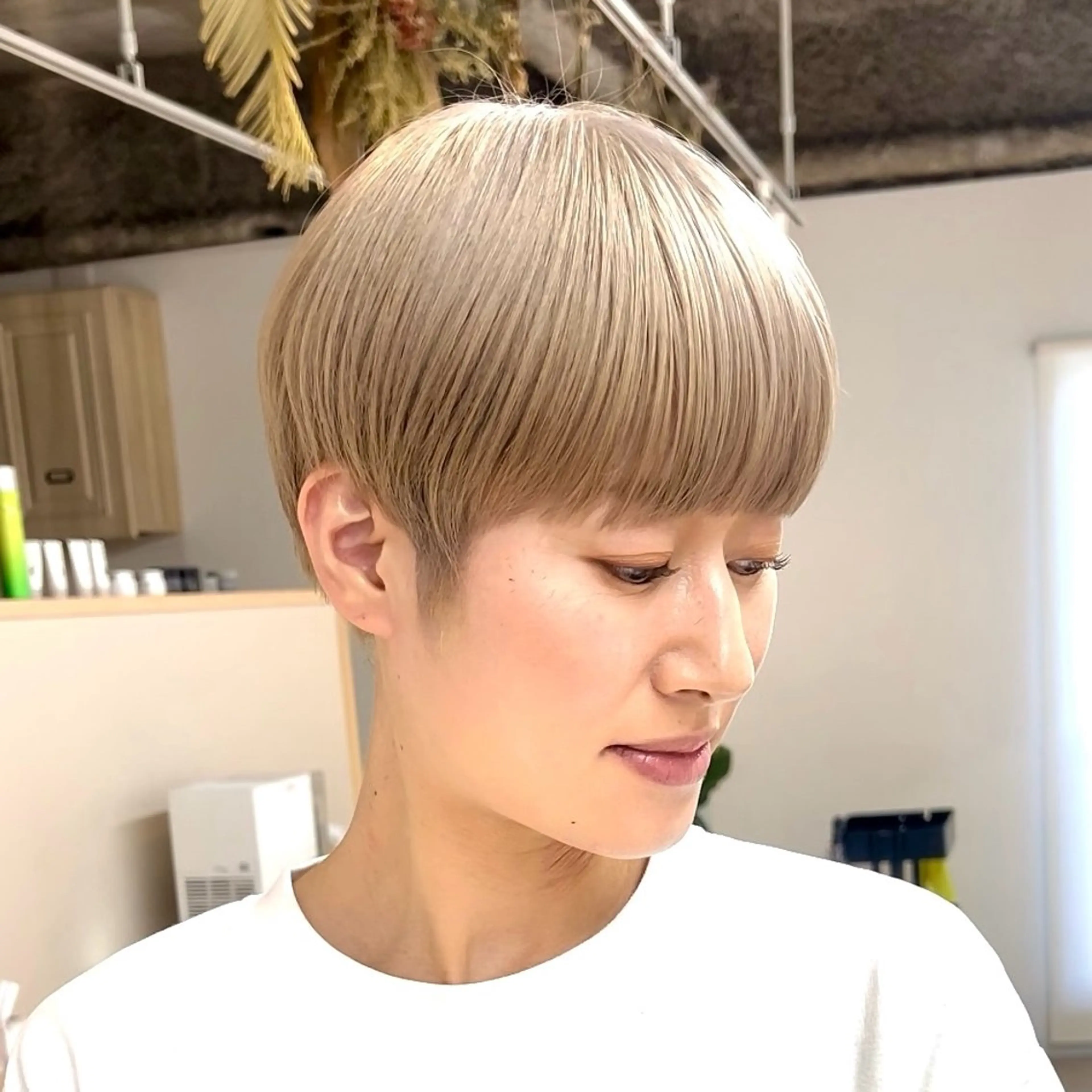 ショート カラー カット ヘアカラー トリートメント ボブ/韓国ボブ/ブリ ーチ/鈴木康平のヘアスタイル