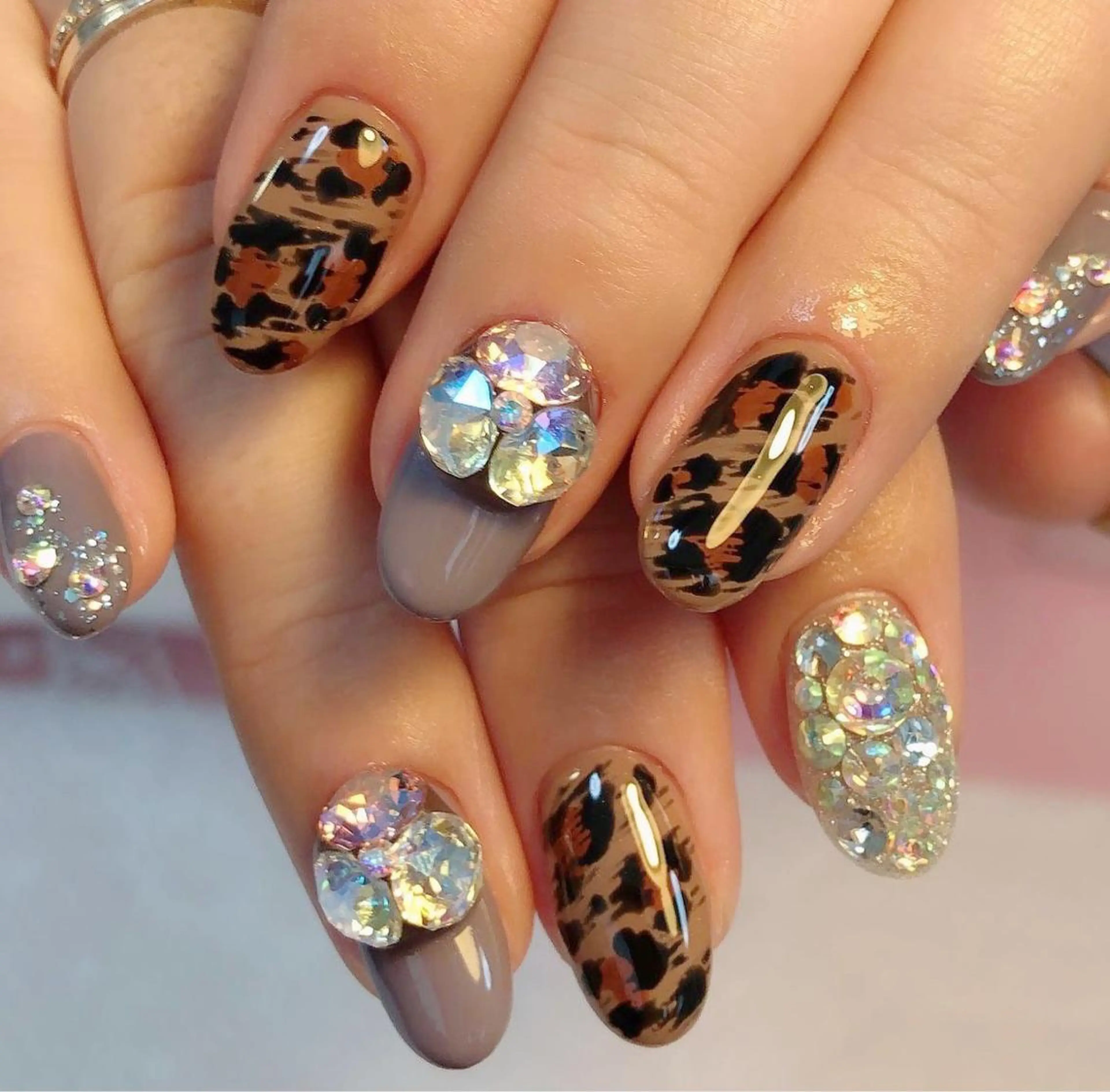 ミディアム ハンドネイル TAKAMATSU RINAのネイルデザイン