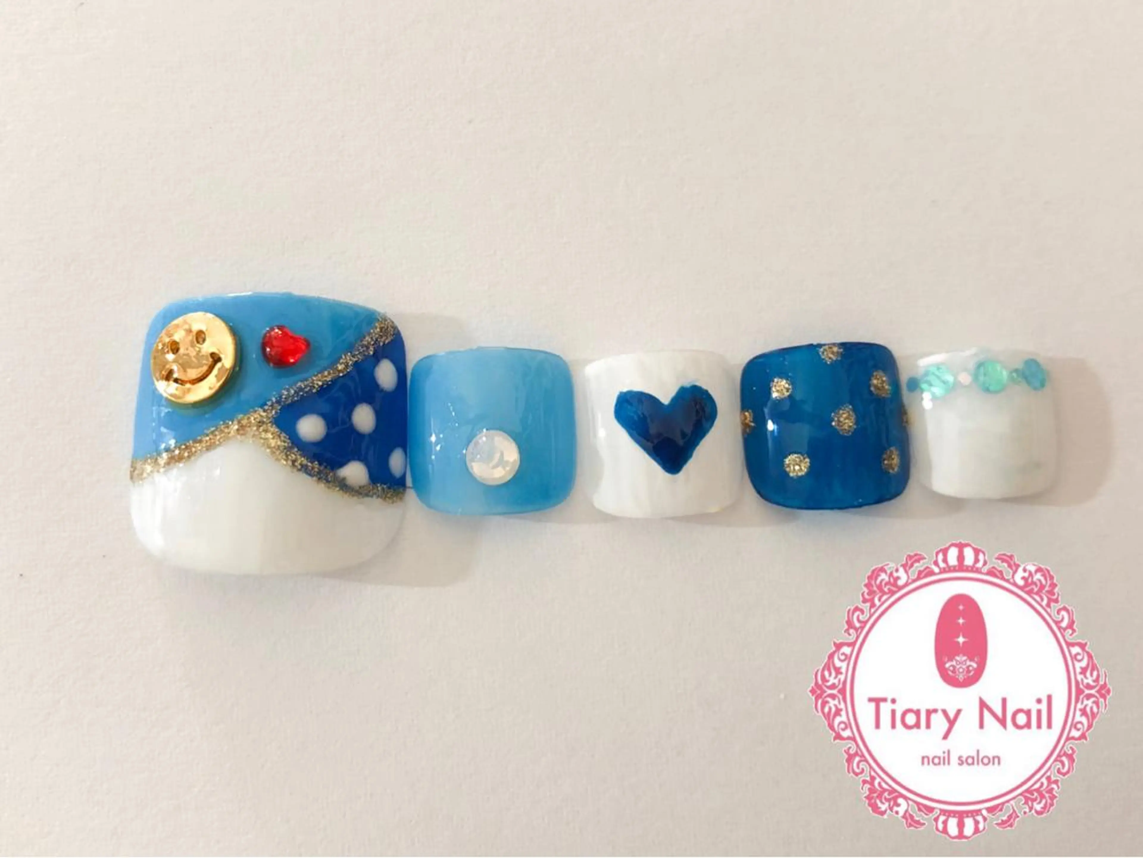 ネイル tiarynail K Kのネイルデザイン