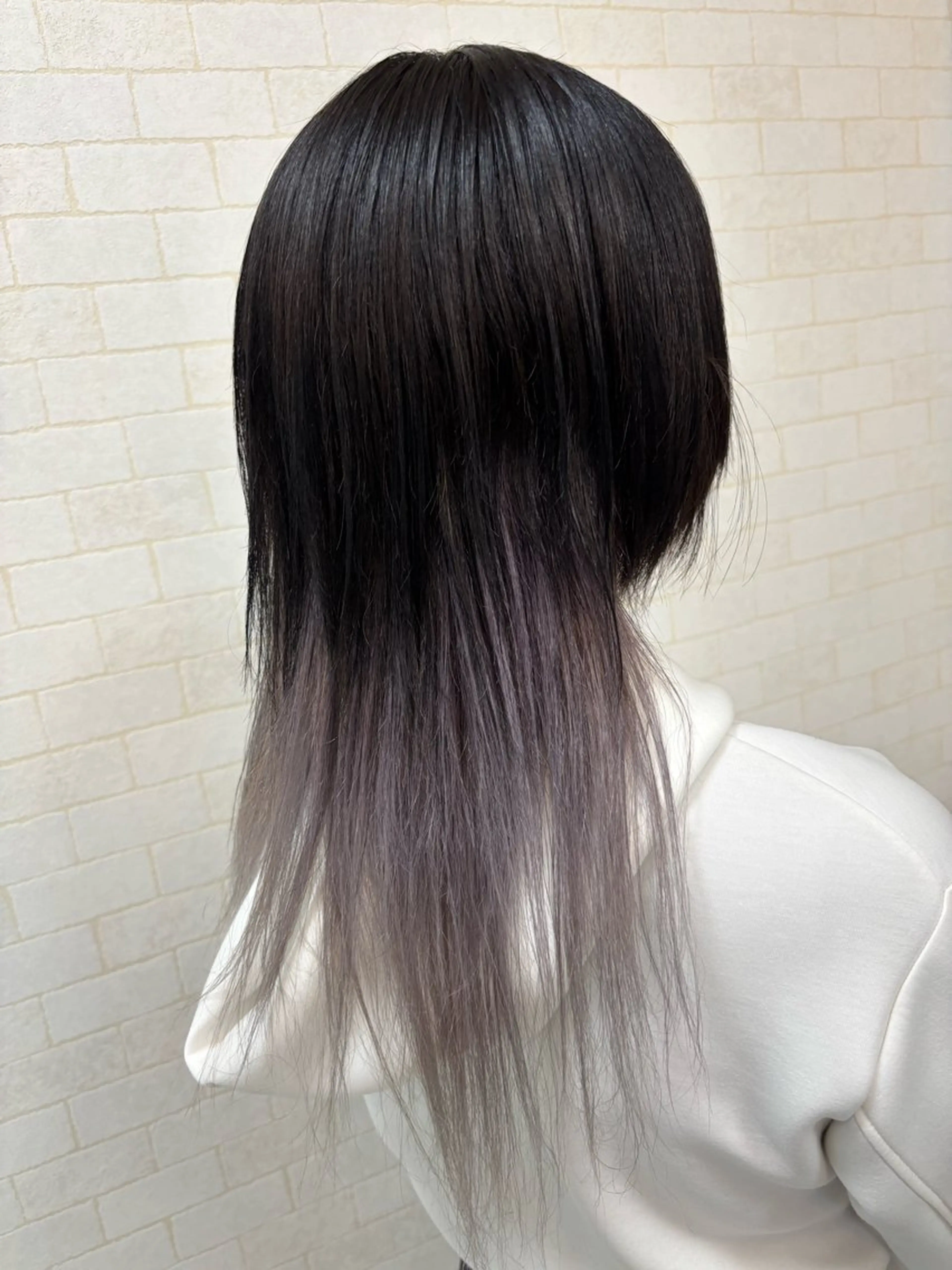 セミロング カラー ブリーチ バイオレットカラー 田儀 尚弥のヘアスタイル