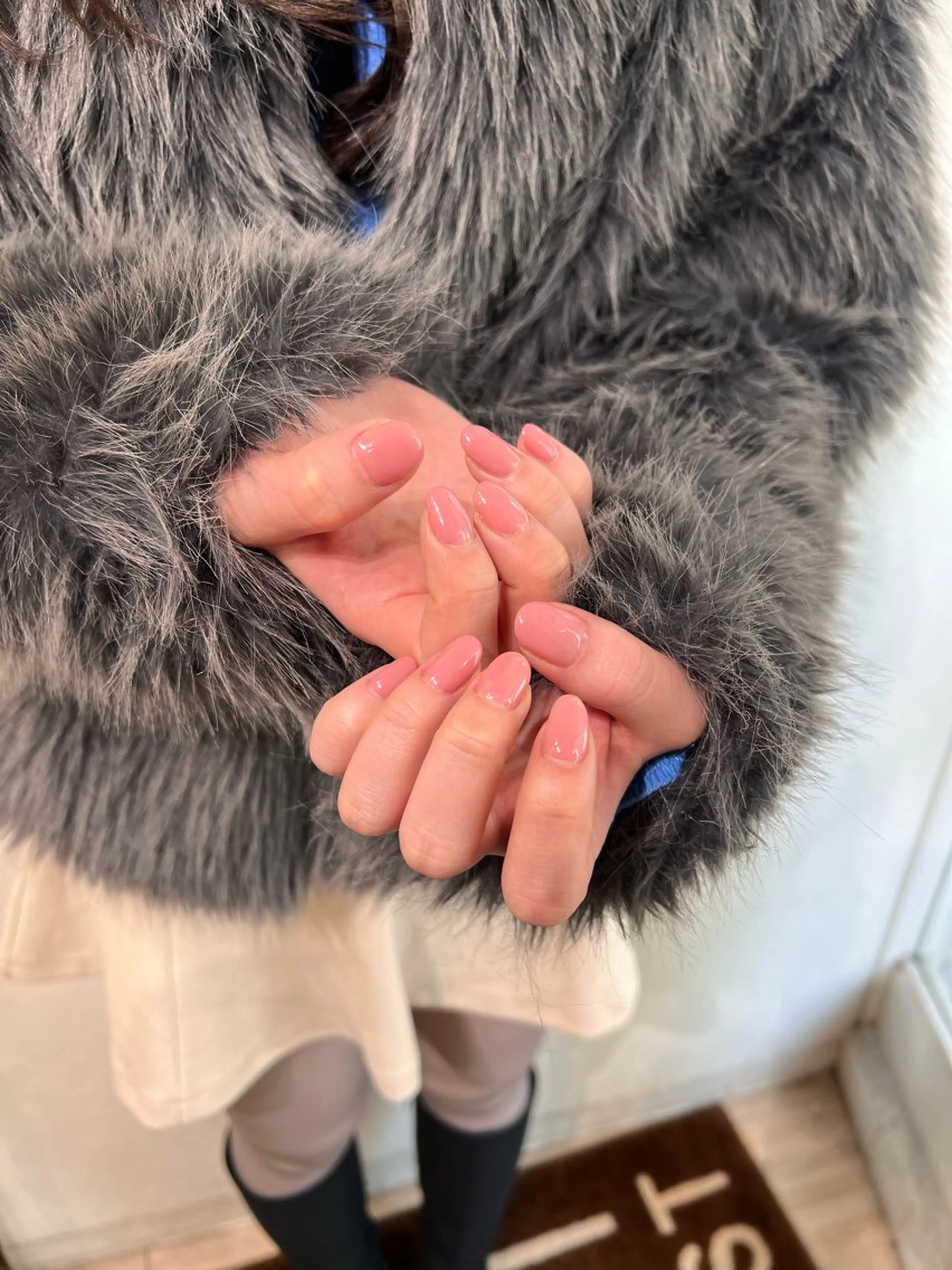 ネイル ワンカラーネイル ピンク 春ネイル 𝙎𝙚𝙞𝙧𝙖 ☆カット/パーマのヘアスタイル