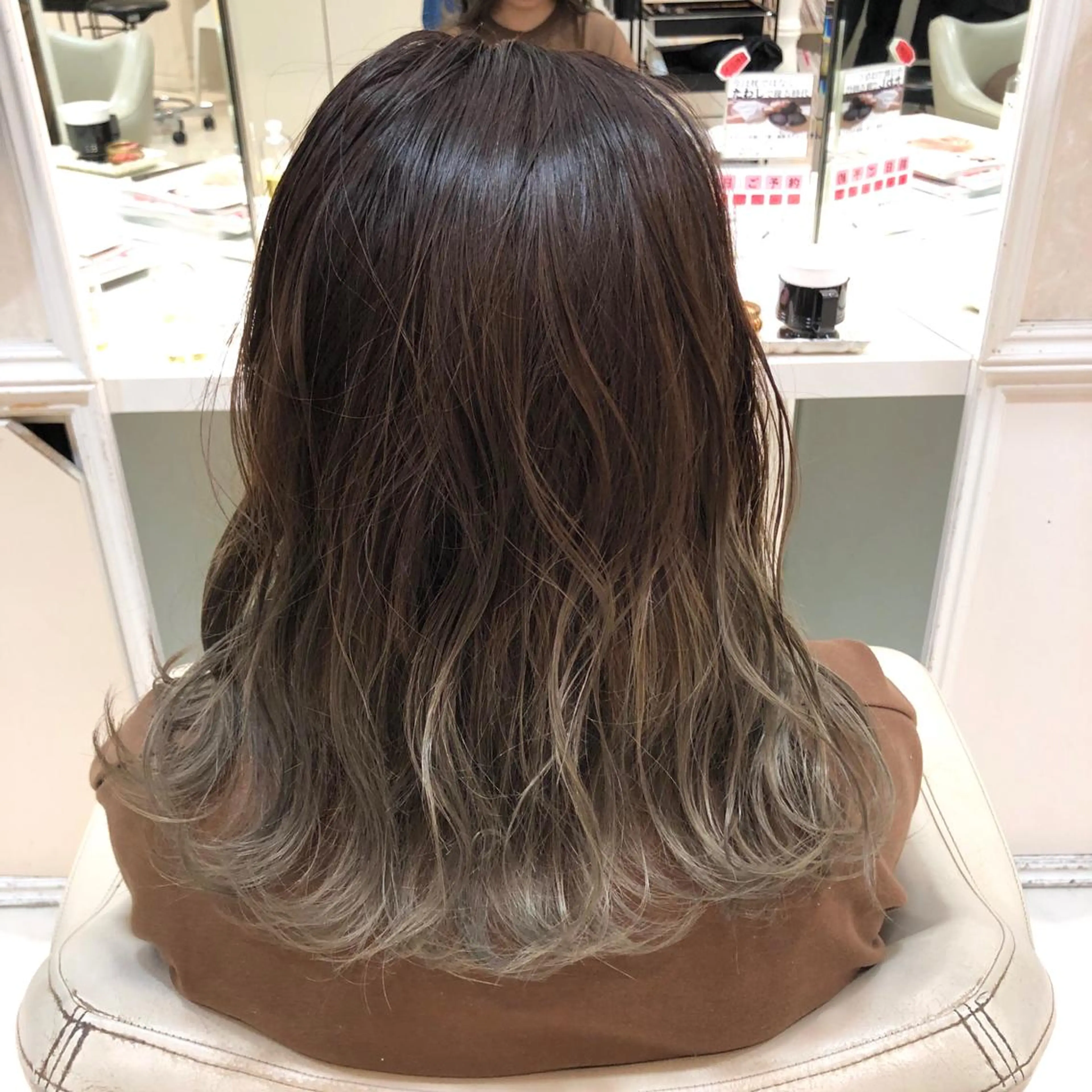 セミロング カラー グラデーションカラー グレージュ ヘアカラー トリートメント 🌈ぷる艶カラー🌈 髪質改善👑柳沼尚貴のヘアスタイル