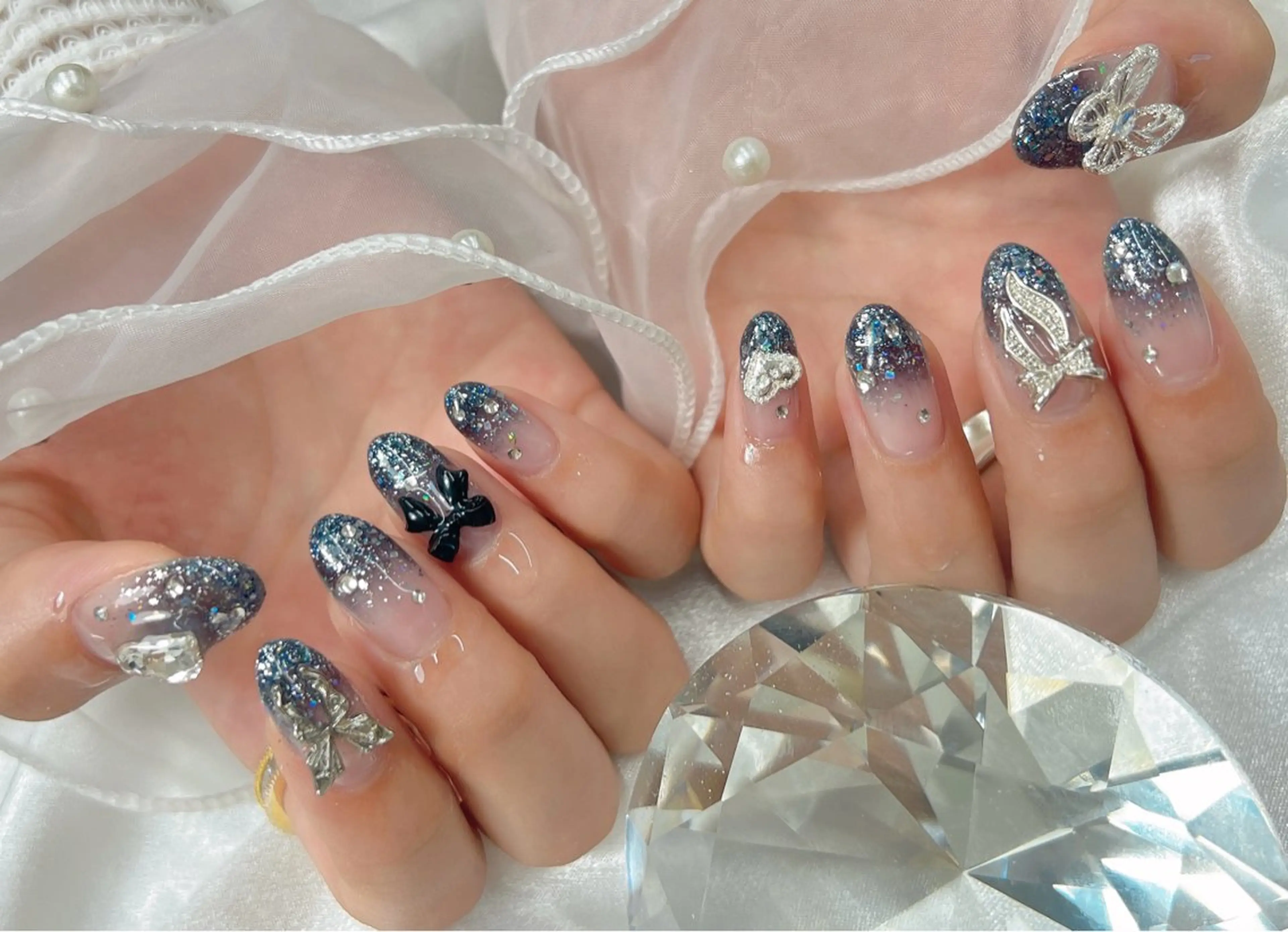 ネイル グラデーション ハート ラメ(グリッター) ラメグラデーション リボン ハンドネイル bijou nails所属・bijou nails　蓮のネイルデザイン