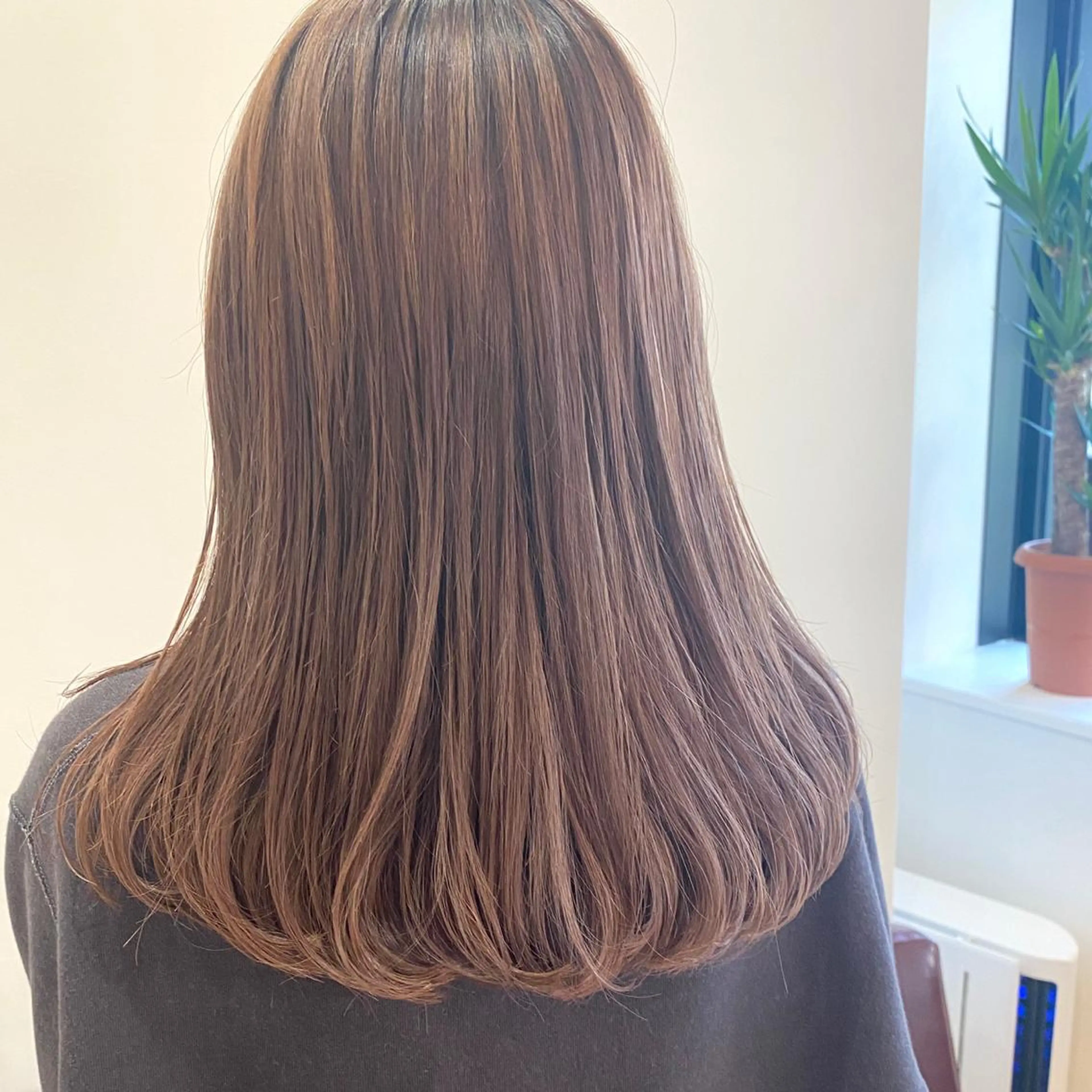 セミロング カット ヘアカラー トリートメント 吉原 みえのヘアスタイル