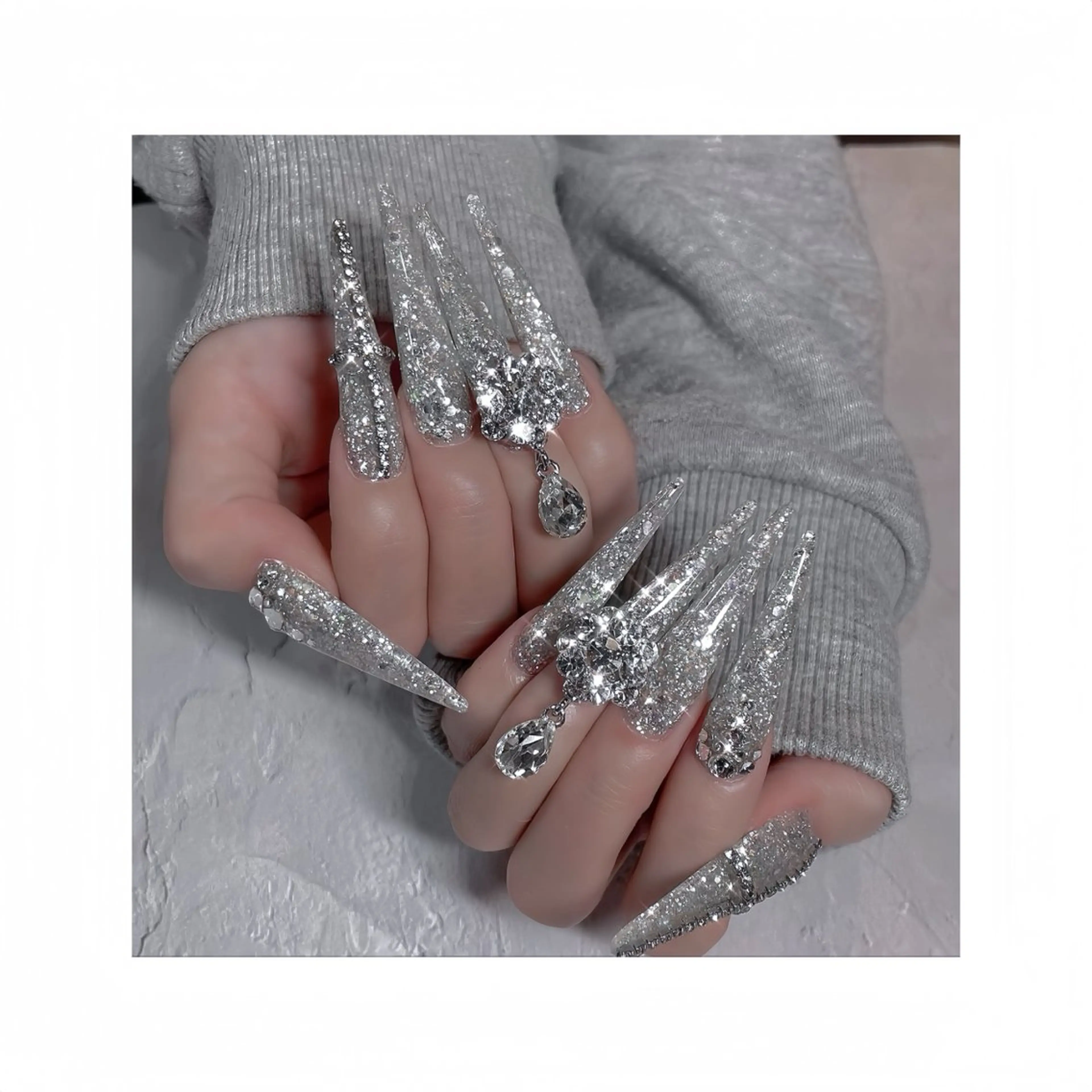 ネイル アートネイル チークネイル ジェルネイル ロングネイル マグネットネイル ハンドネイル Rin Nail 新大久保店のネイルデザイン