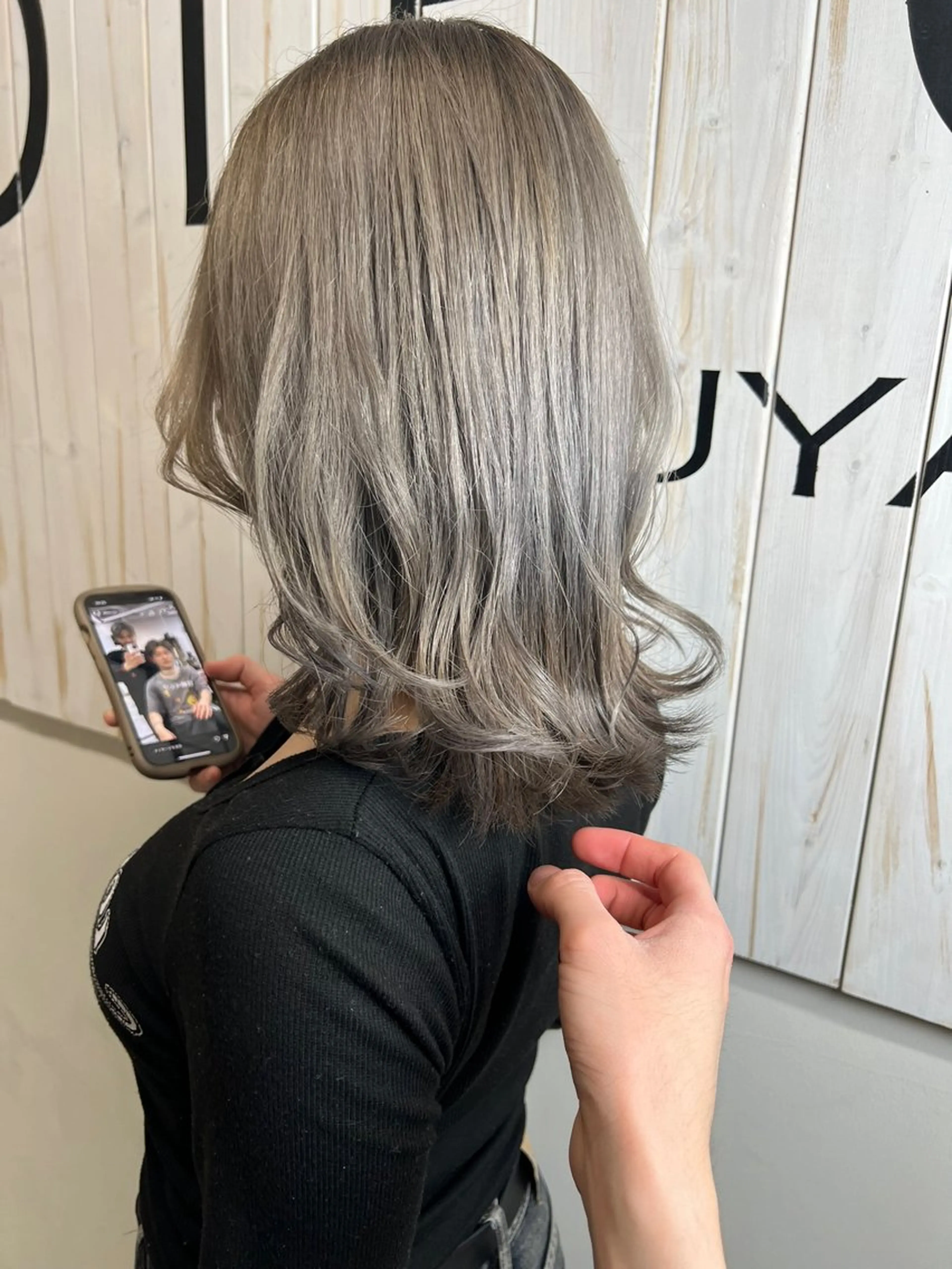 ミディアム カラー パーマ ヘアアレンジ メンズ メンズハイトーン ハイトーンカラー DIECESHIBUYA.所属・メンズ似合わせ/ ビジネスヘア/比嘉のヘアスタイル