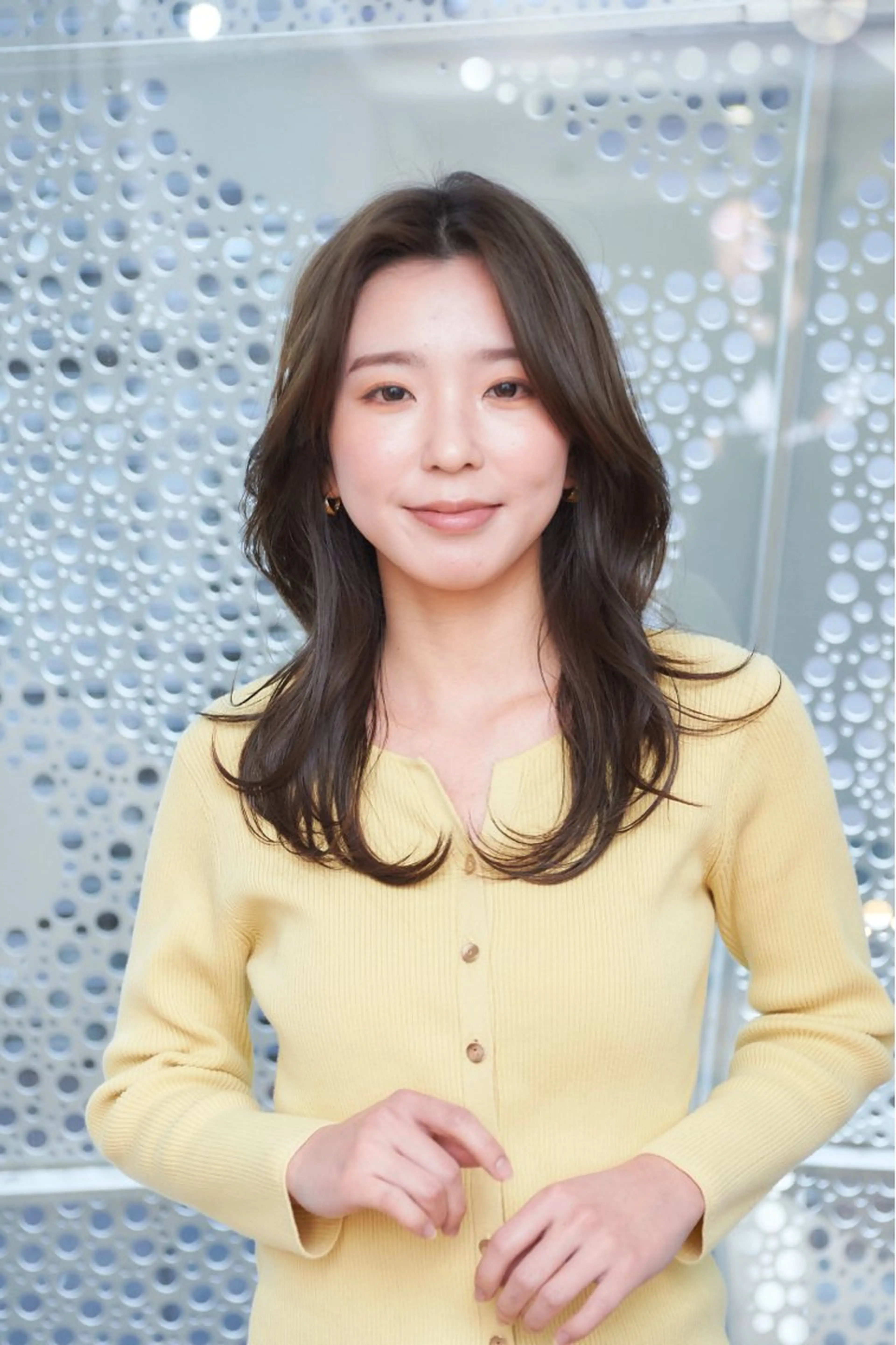 セミロング カット 頭から整える美容師 松田のヘアスタイル