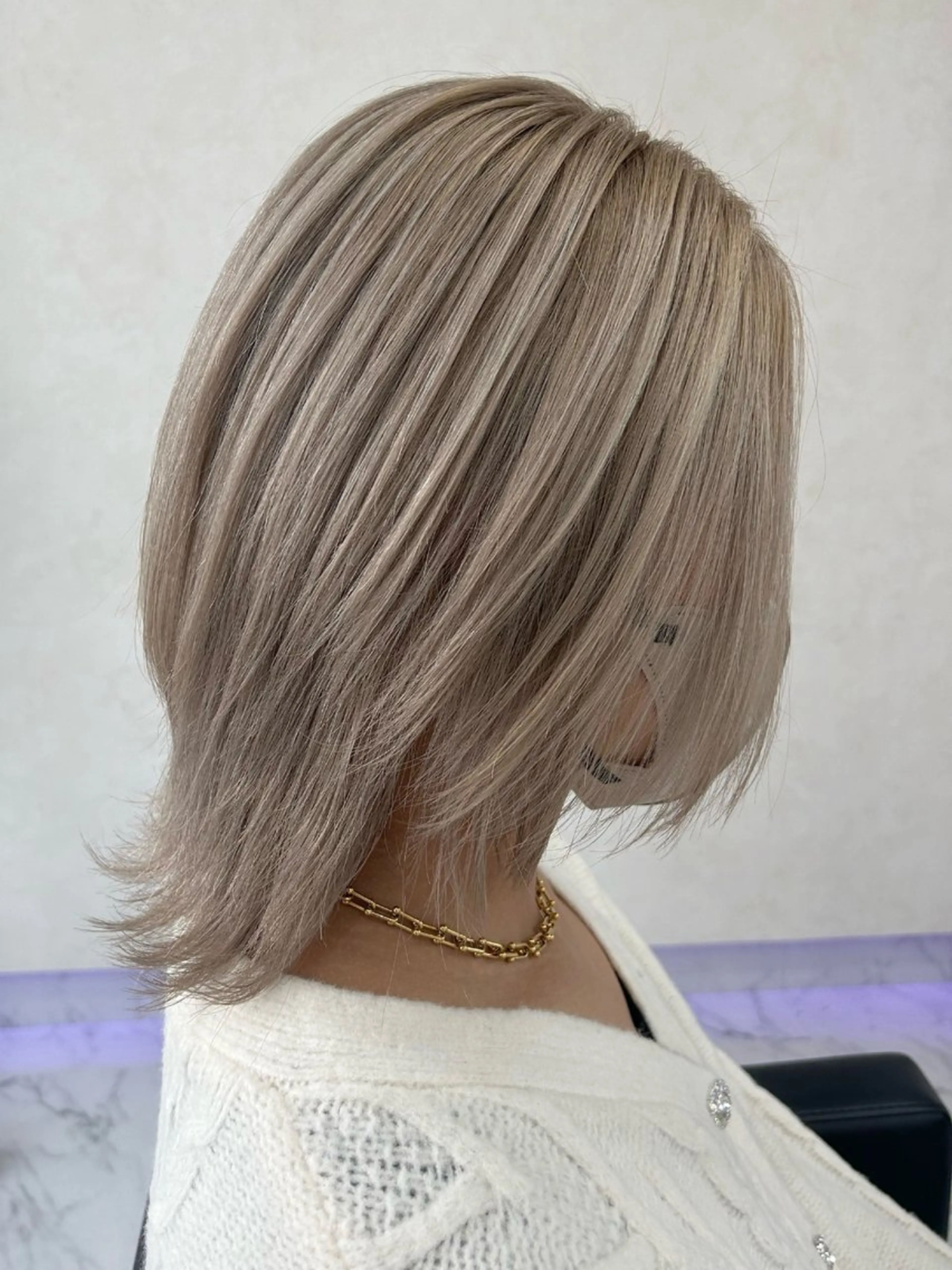 ショート カラー ヘアカラー ハイトーン/韓国風 🤍Nacchi🐈のマツエク・マツパデザイン