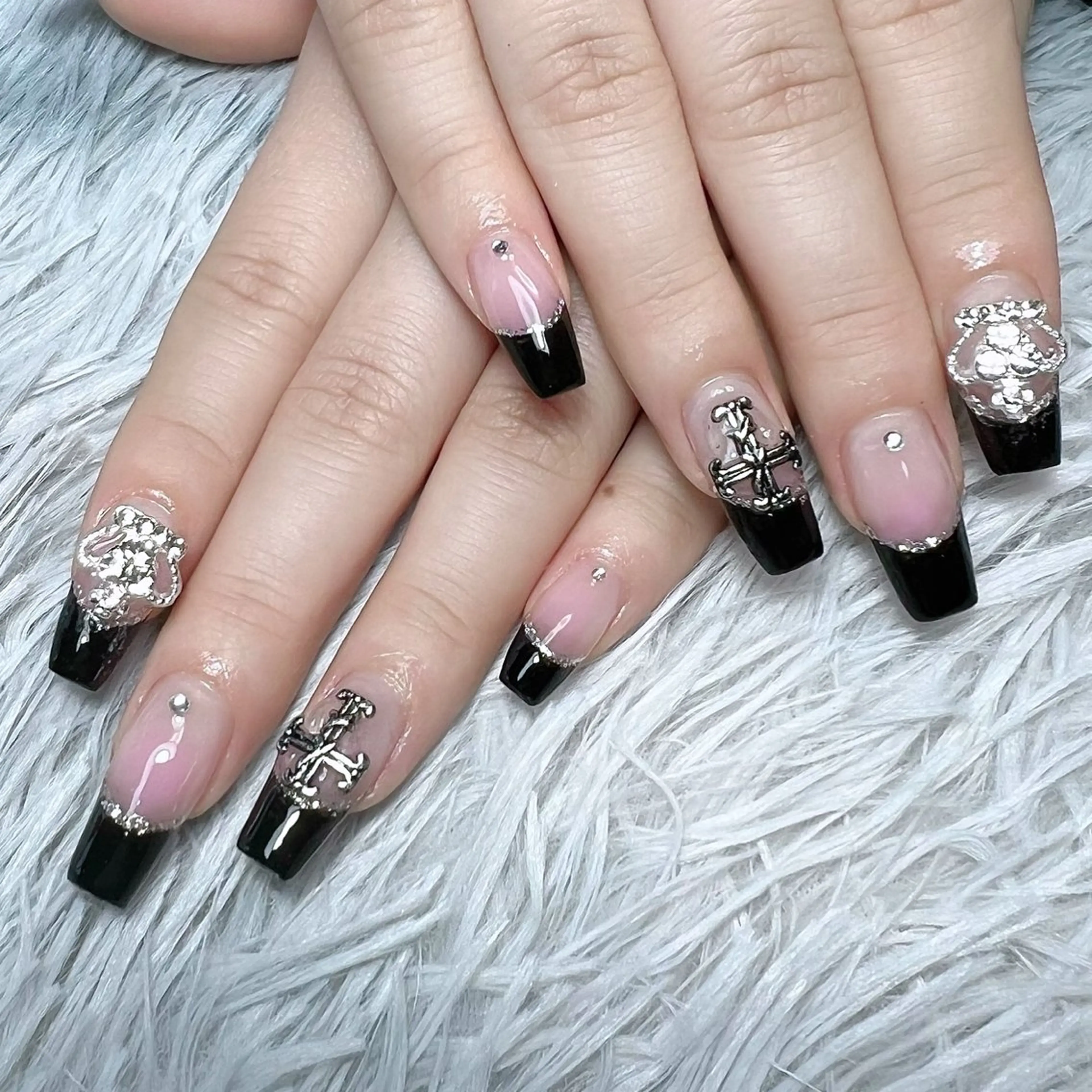 ネイル チークネイル スカルプネイル ハンドネイル シェヌネイル JURAのネイルデザイン