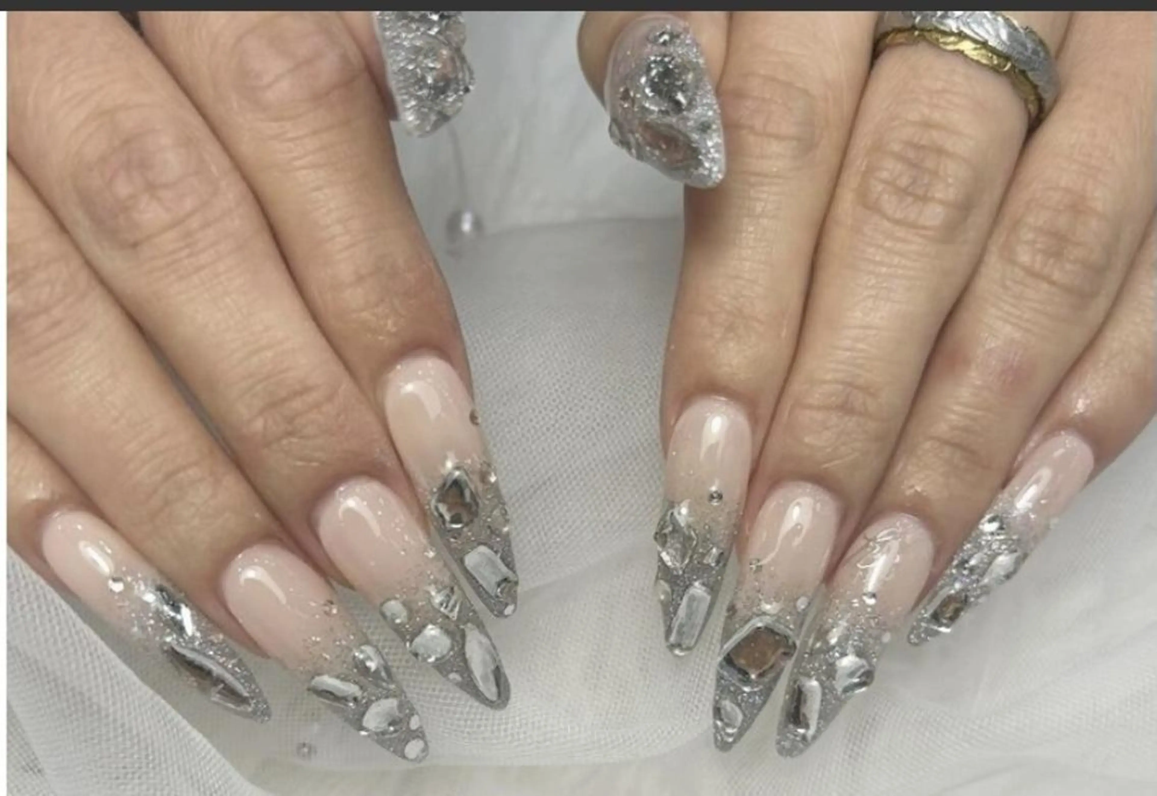 ネイル モニカ アキイのネイルデザイン