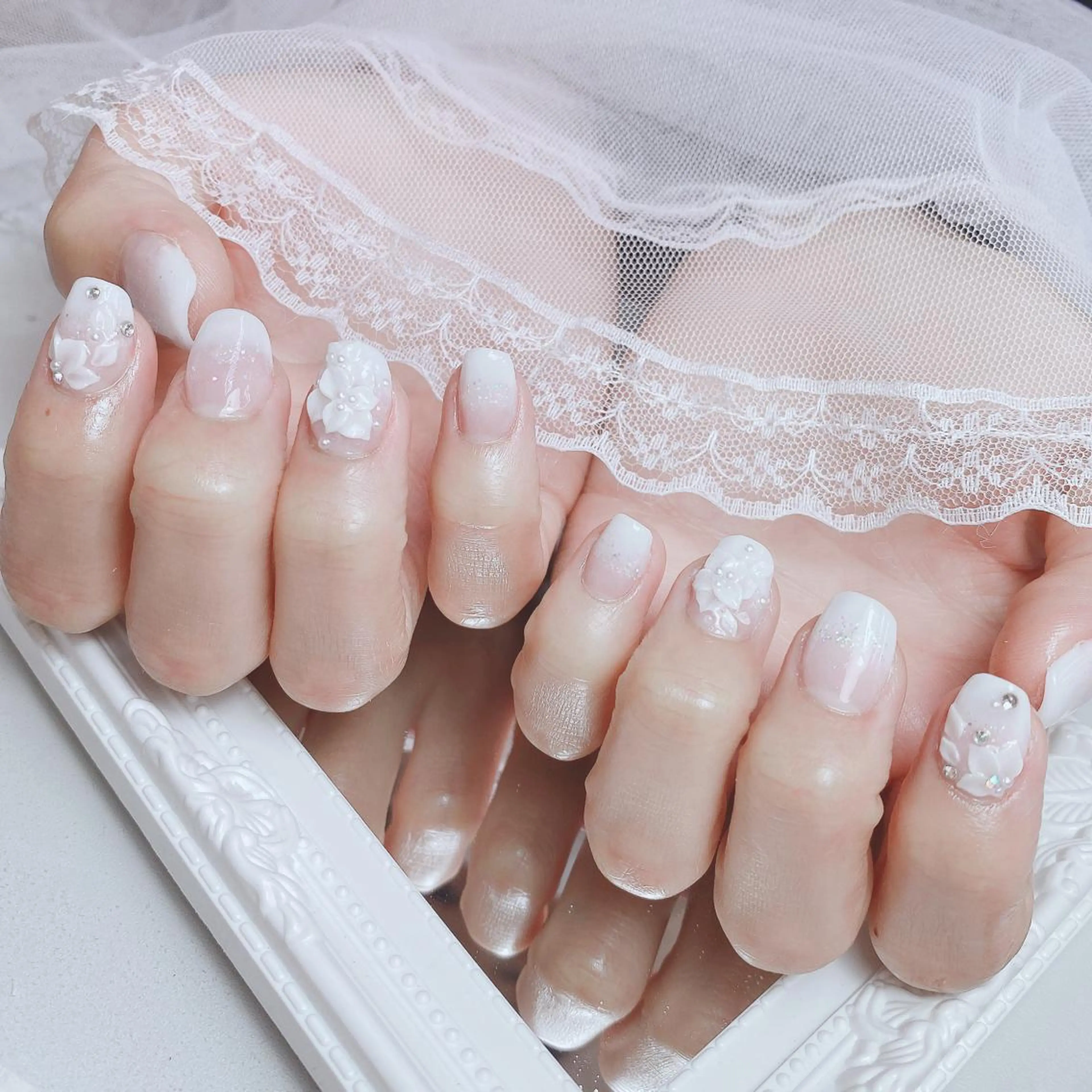 ミディアム ネイル 石原 夕華のネイルデザイン