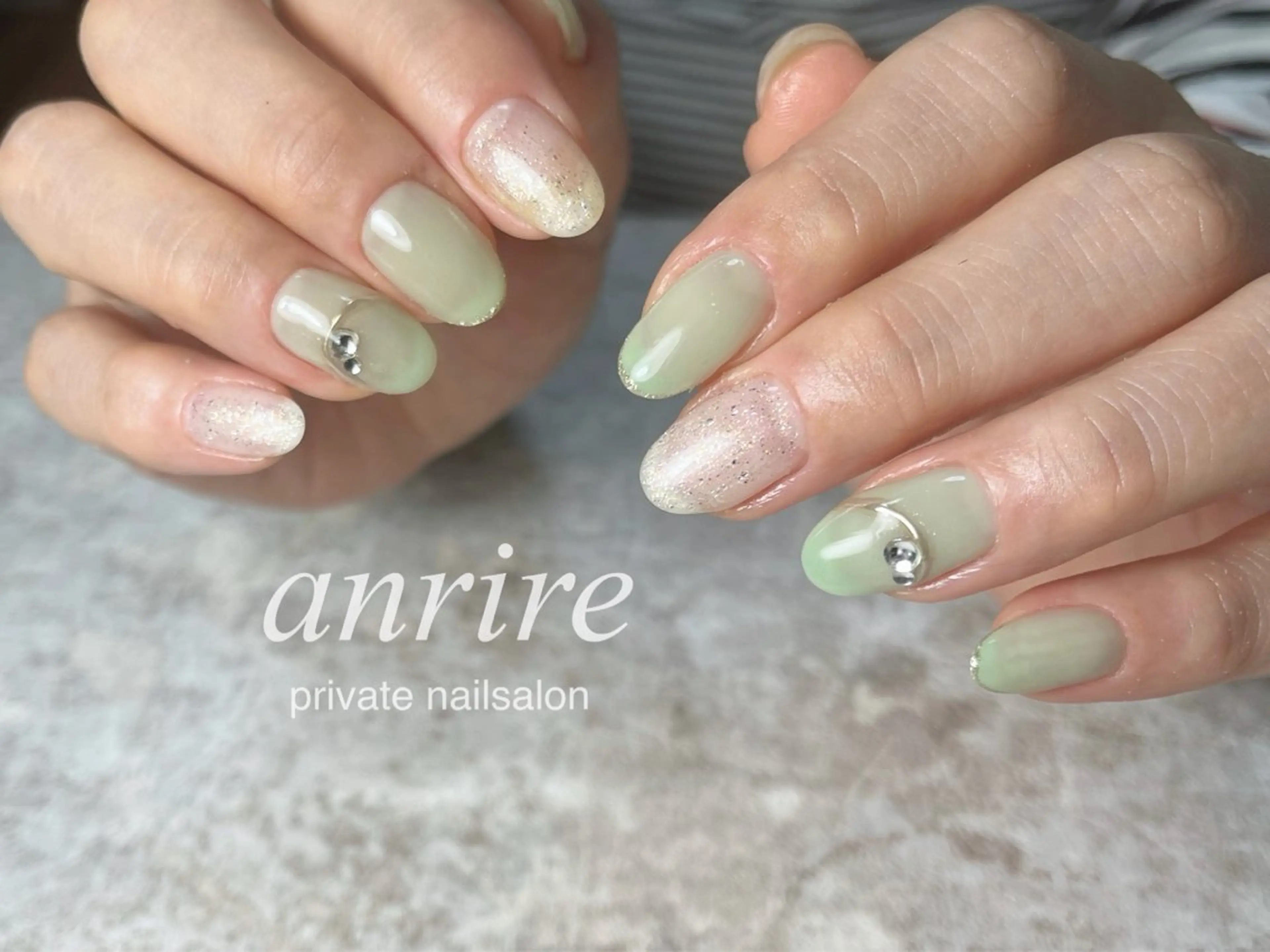 ネイル ジェルネイル グリーン キラキラネイル ミラーネイル パラジェル ハンドネイル nail salon anrire〜アンリール〜所属・nailsalon anrireのネイルデザイン