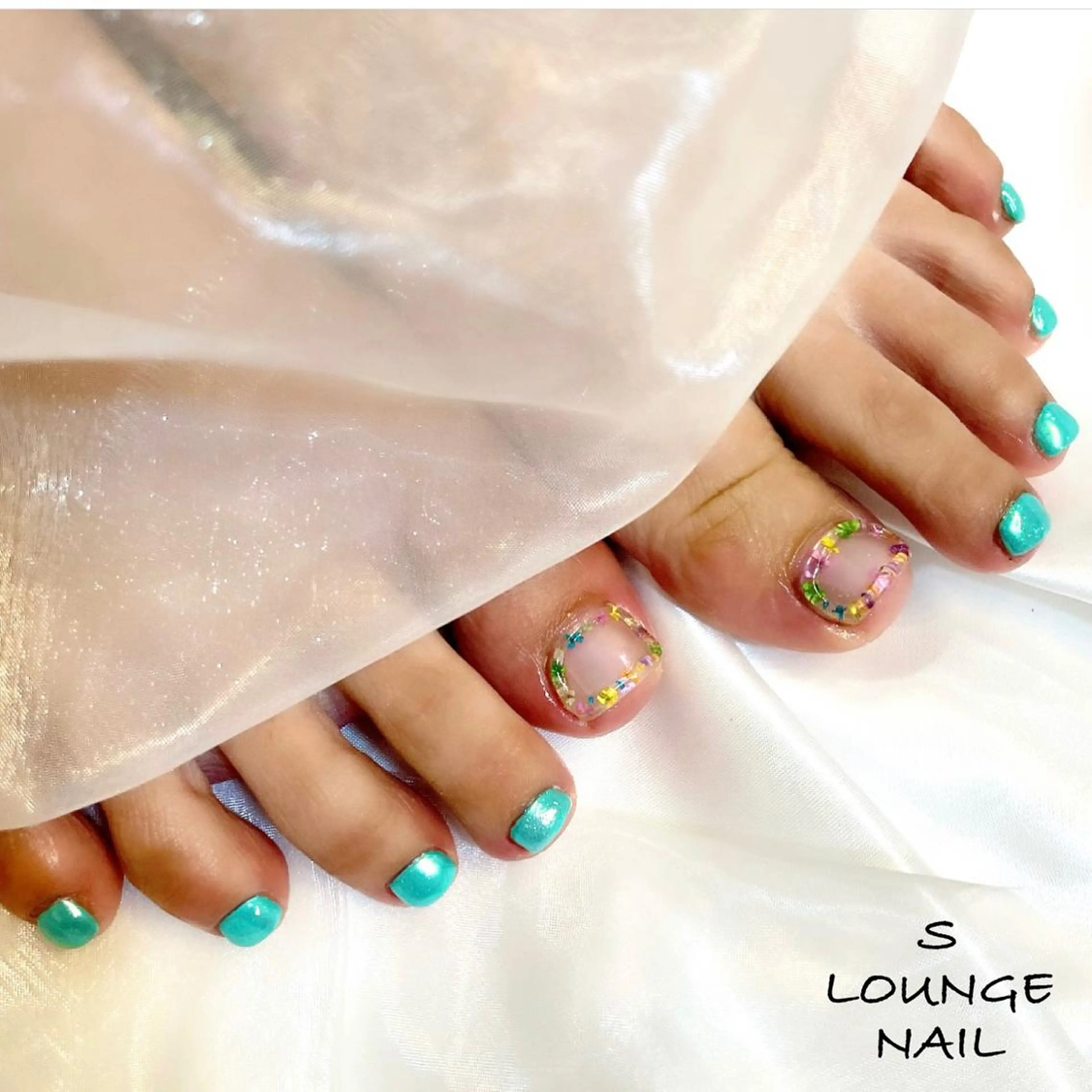 ネイル アートネイル オーロラネイル フラワーネイル ハンドネイル フットネイル S LOUNGE NAIL所属・パーツたくさん🍓 SUMIのネイルデザイン