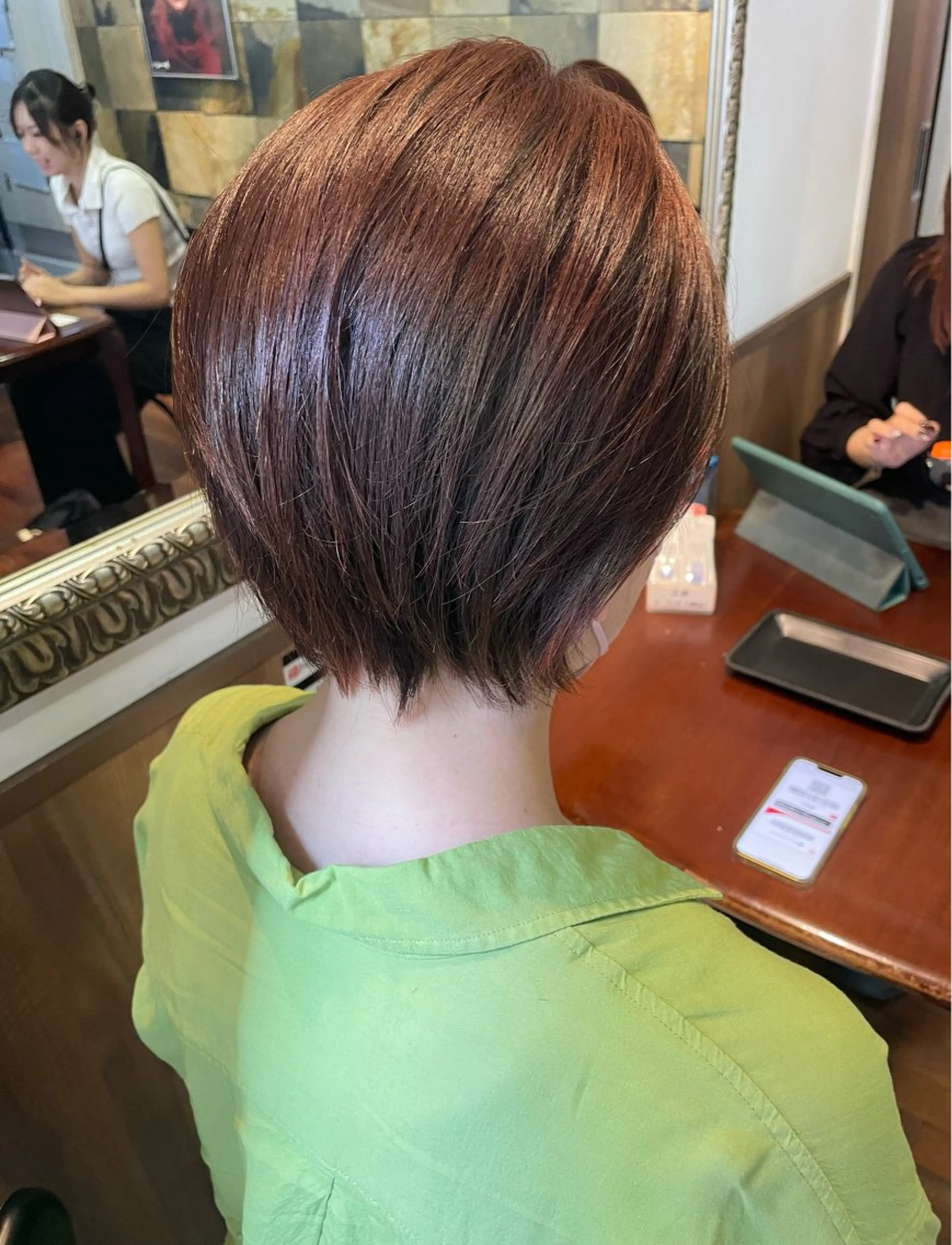 ショート カラー 丸みショート ブリーチ ブラウンカラー ブリーチなしカラー レッドカラー 福見 美保のヘアスタイル