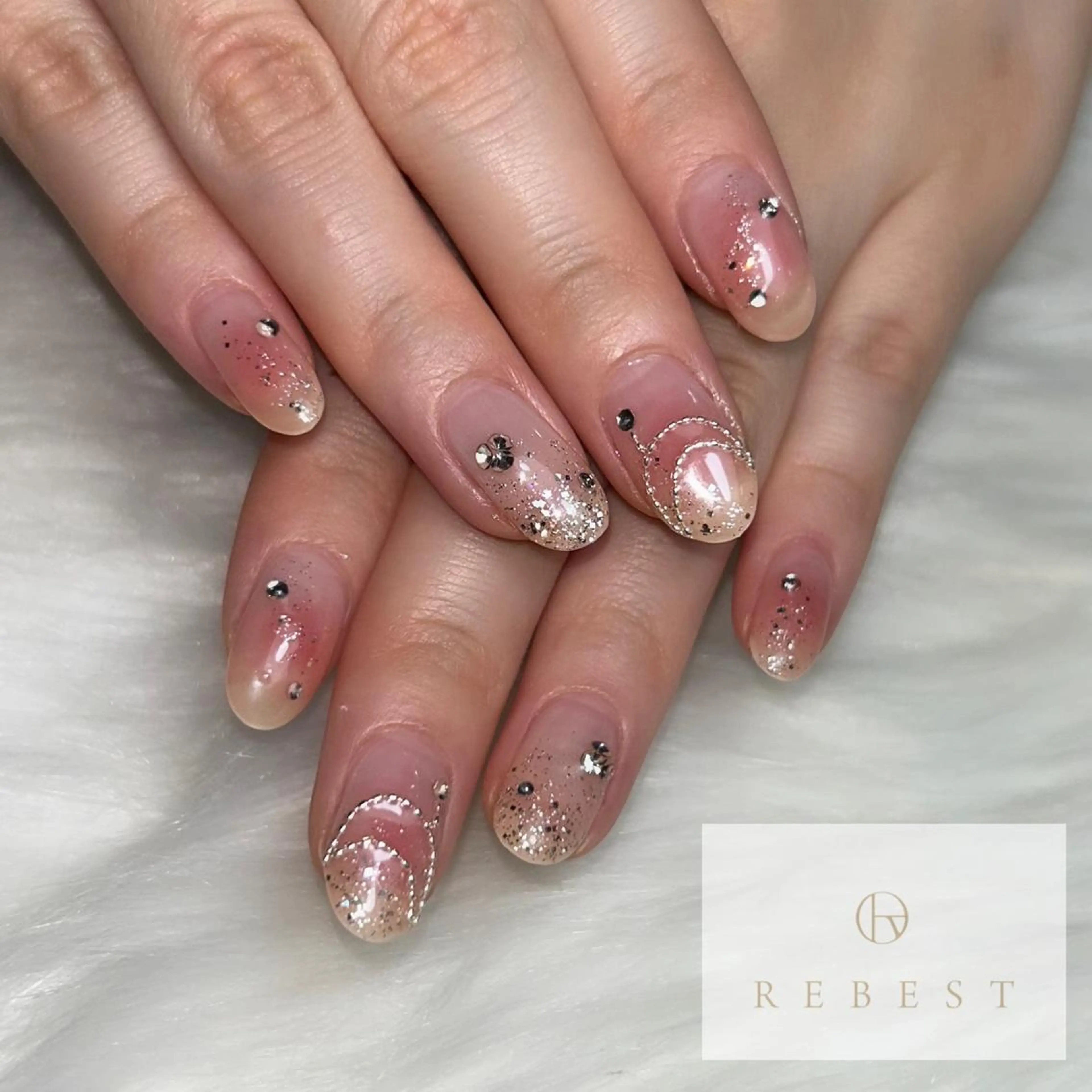 ネイル ストーンネイル ハンドネイル ＲＥＢＥＳＴ nailのネイルデザイン